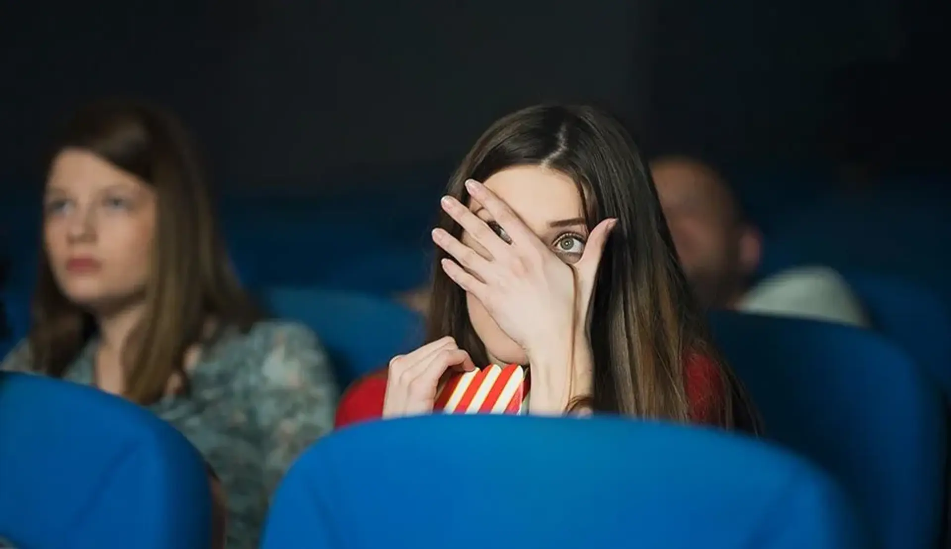 چرا فیلم های ترسناک را دوست داریم؟ فواید و اثرات مخرب فیلم های ترسناک