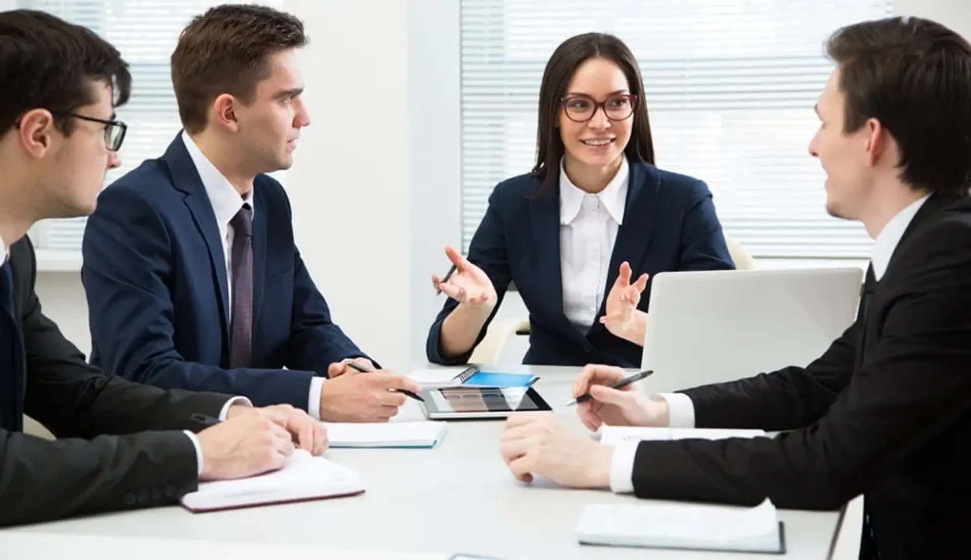 مدیریت منابع انسانی چیست؟ و چه کاربردهایی دارد؟