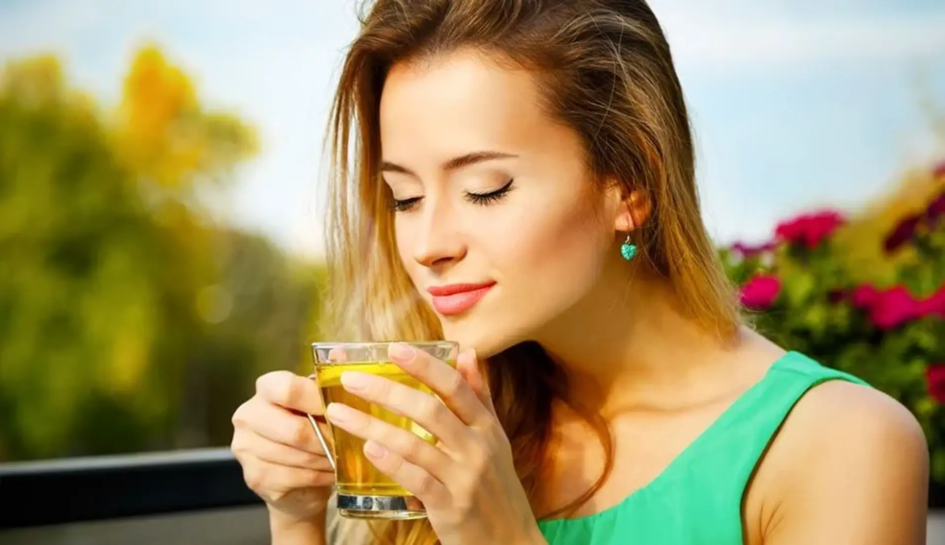 خواص چای سبز برای لاغری، پوست و &#8230; + عوارض چای سبز