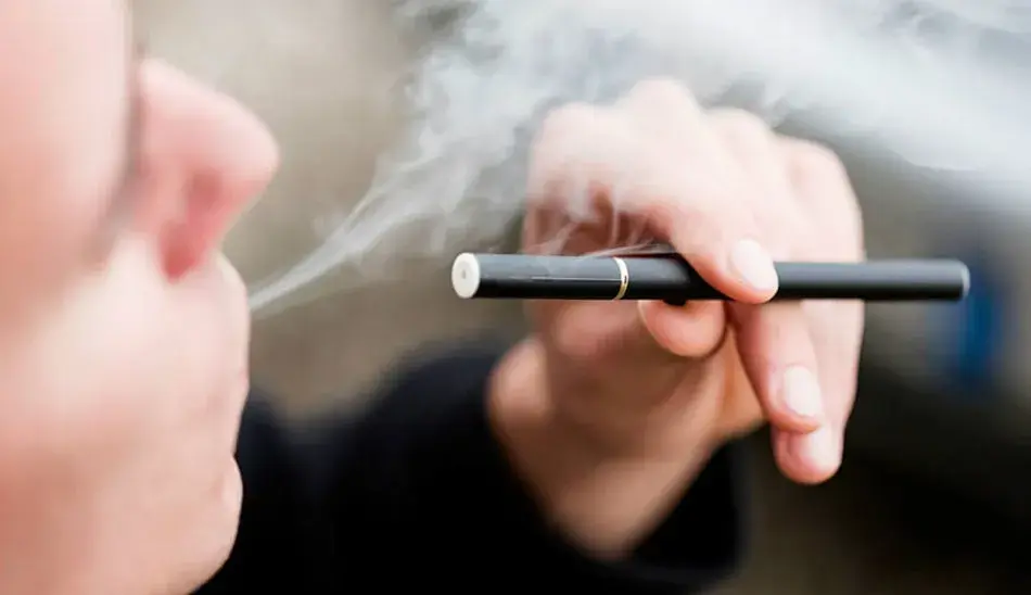 دستگاه ویپ (Vape) چیست؟ چه عوارض و خطراتی دارد؟