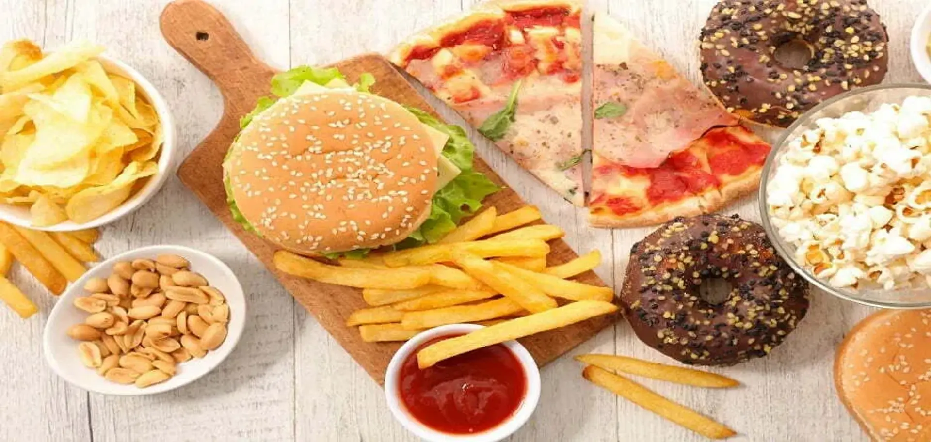 اگر فشار خون بالا دارید قبل از خوردن این 15 خوراکی دست نگه دارید