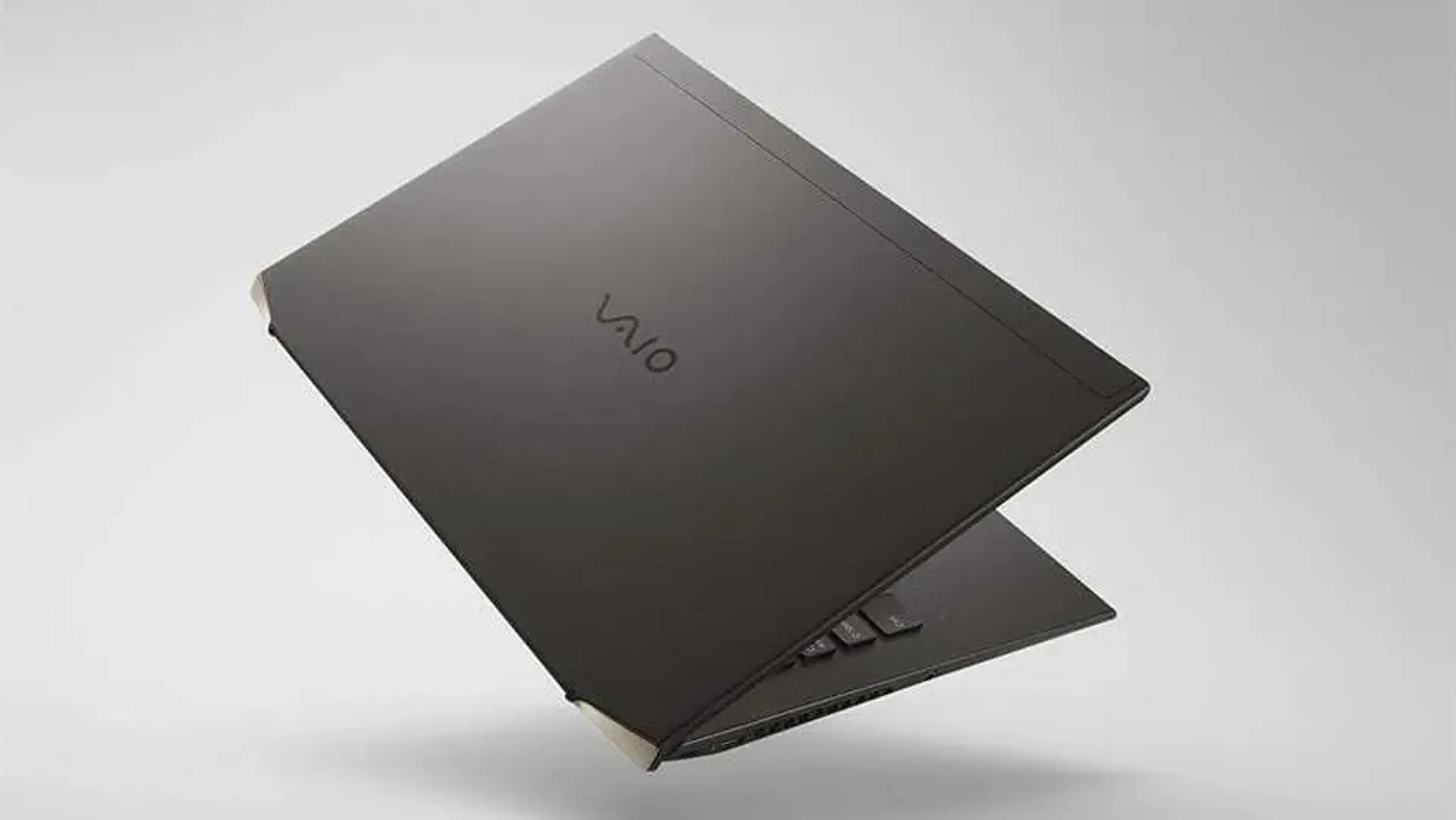 لپ تاپ VAIO Z اولین لپ تاپ فیبر کربنی منحنی دنیا معرفی شد