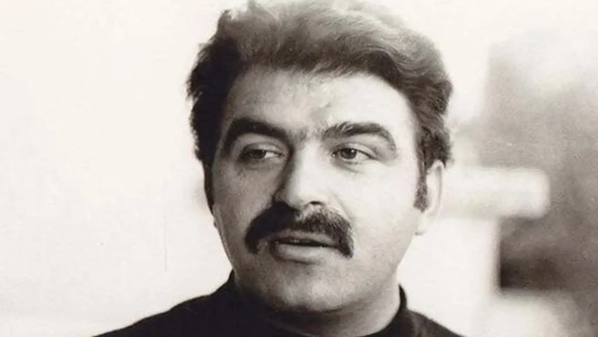 نگاهی به زندگی و آثار غلامحسین ساعدی ؛ استخوانی دردناک در گلوی ادبیات فارسی