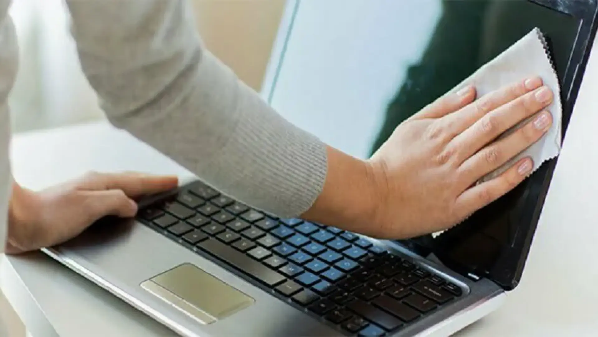 آموزش روش صحیح تمیز کردن کامپیوتر ؛ چگونه کامپیوتر خود را تمیز کنیم؟