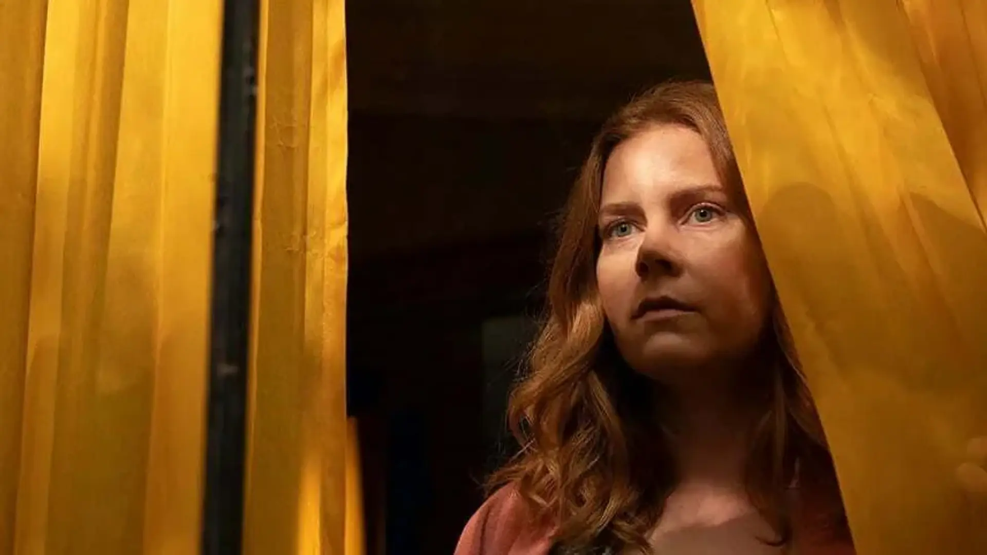 بررسی فیلم The Woman in the Window + تریلر، داستان و بازیگران