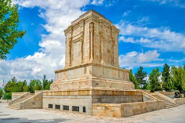 راهنمای سفر ارزان به مشهد در ماه رمضان