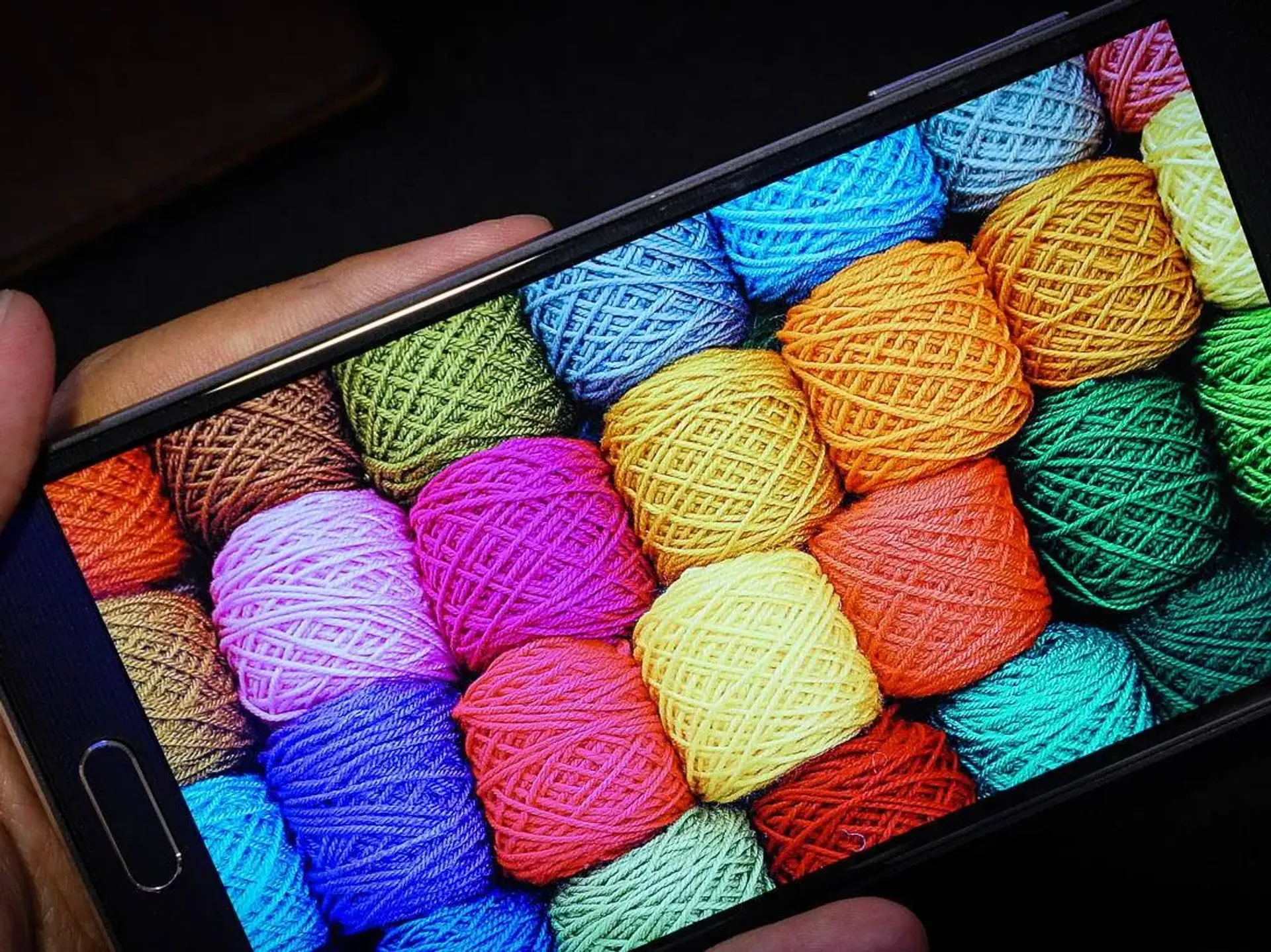 از تکنولوژی Super AMOLED چه می دانیم؟