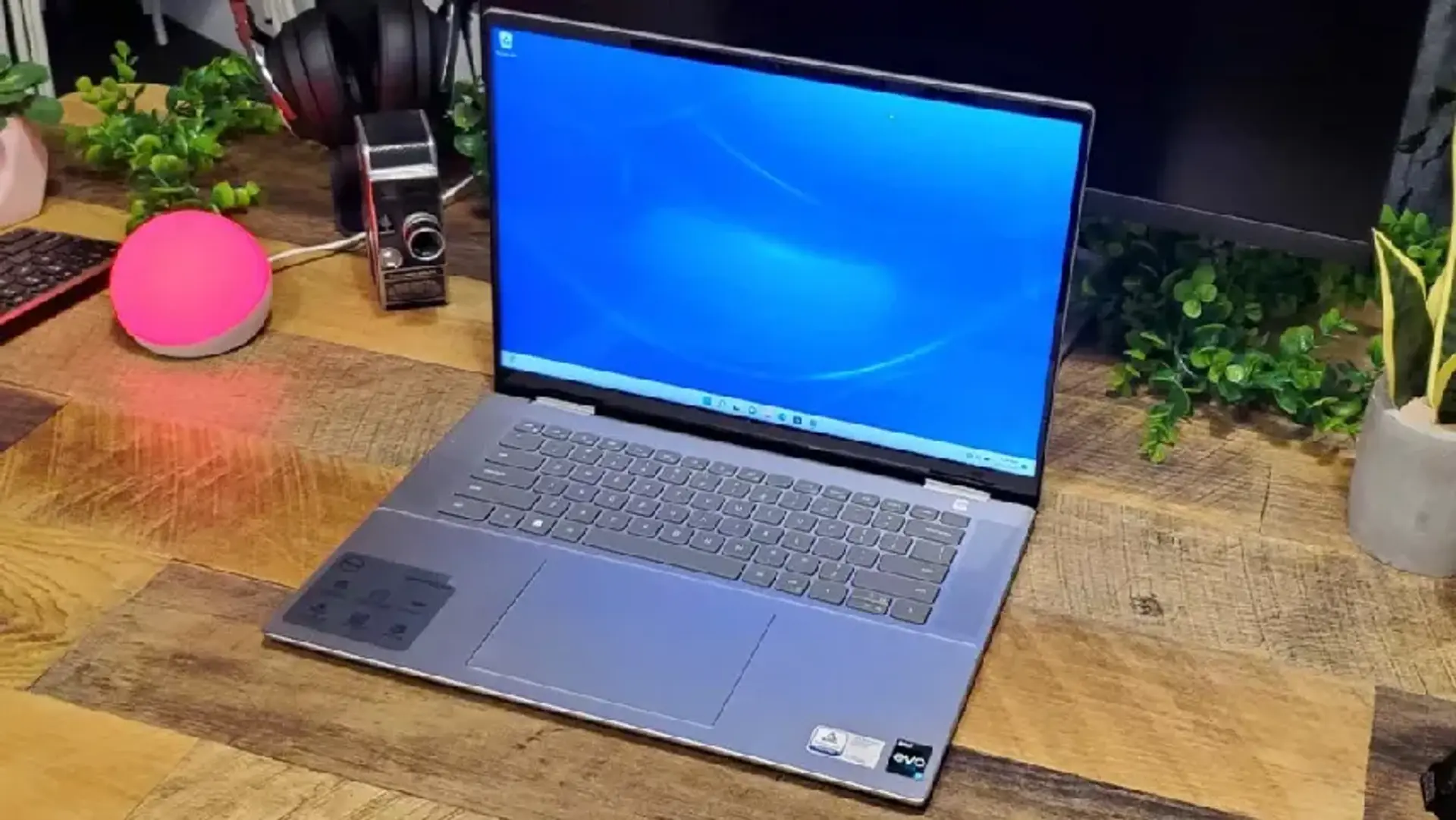 لپ تاپ Dell Inspiron 2022؛ مشخصات، طراحی و قیمت لپتاپ دل اینسپیرون 2022