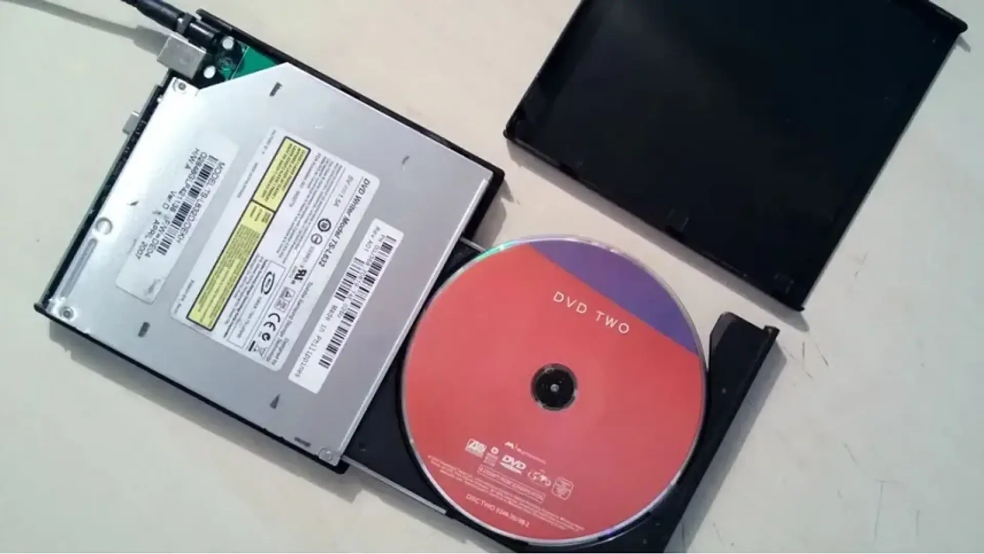 آموزش تبدیل CD و DVD رایتر اینترنال به اکسترنال