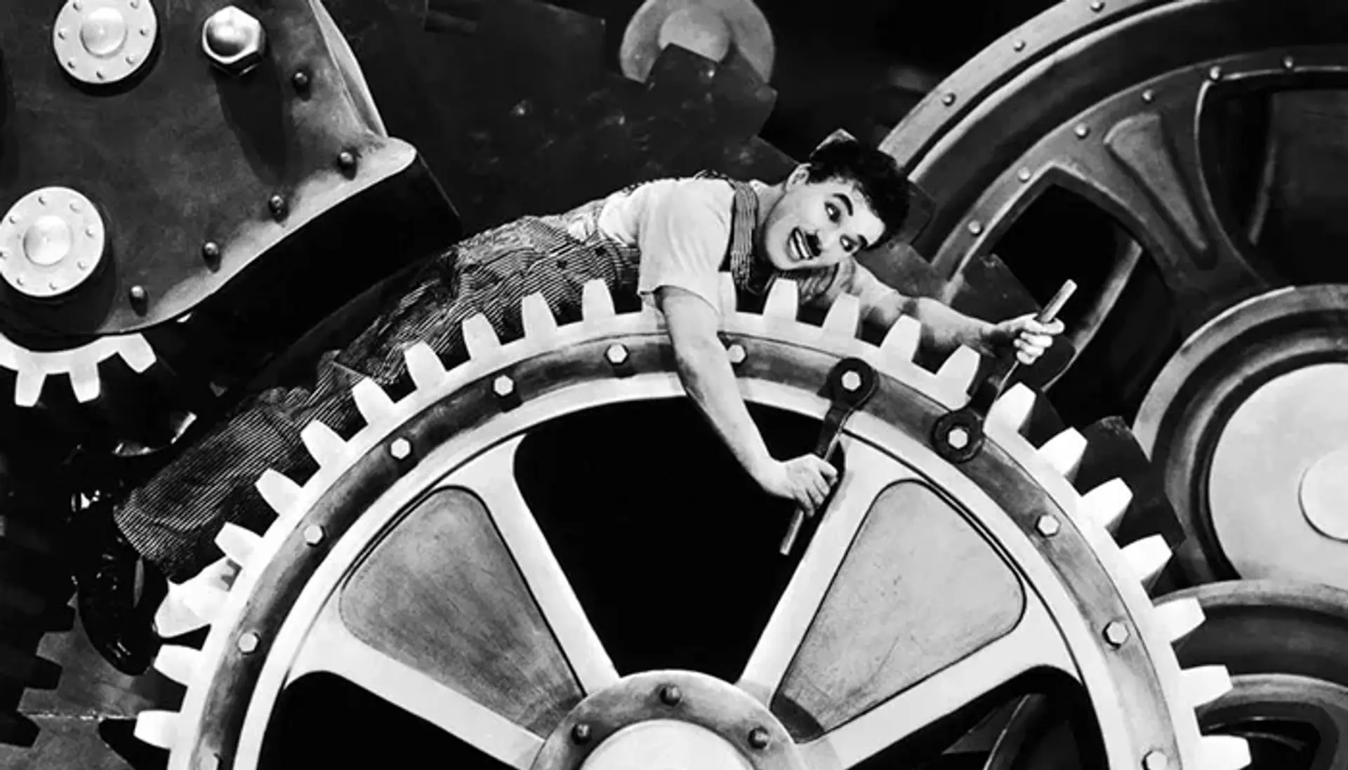 معرفی فیلم عصر جدید 1936 (Modern Times) ؛ آخرین اثر ولگرد کوچولو