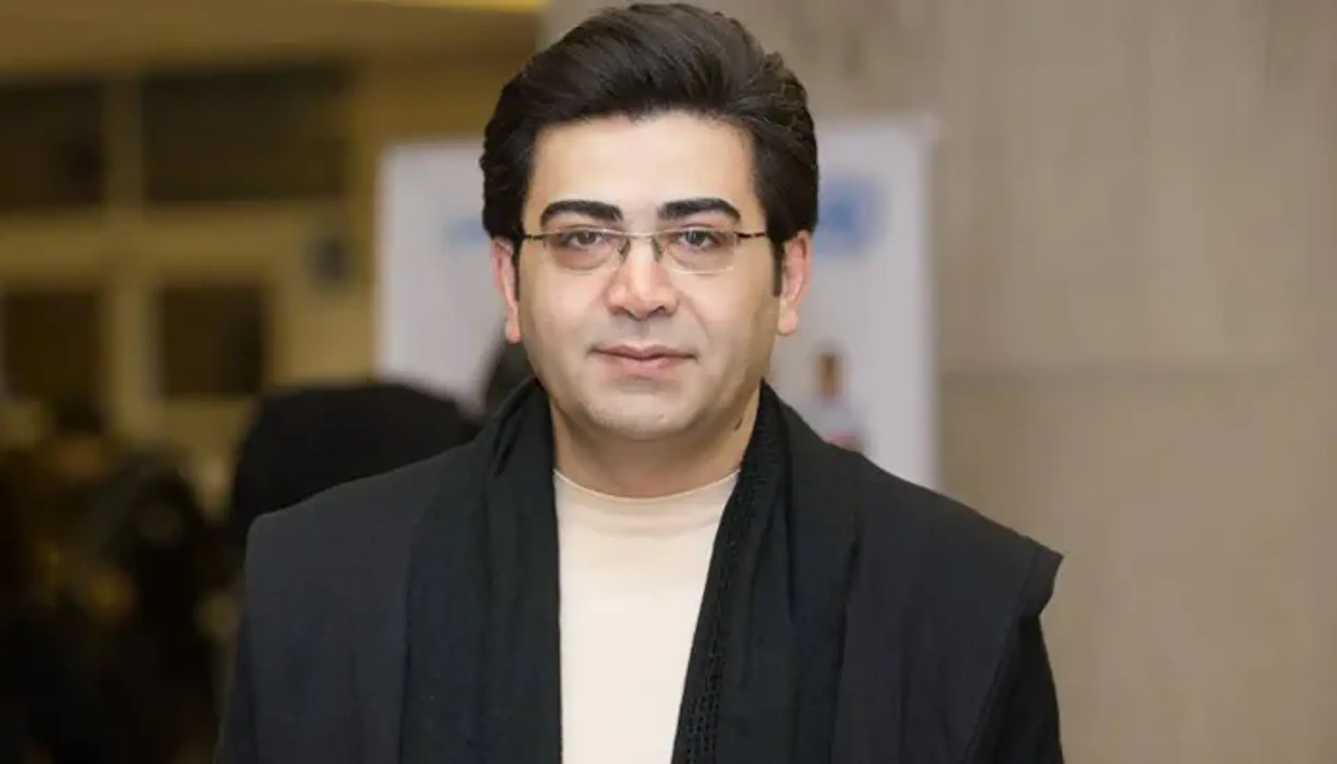 بیوگرافی فرزاد حسنی؛ زندگی شخصی، کارنامه کاری و حواشی