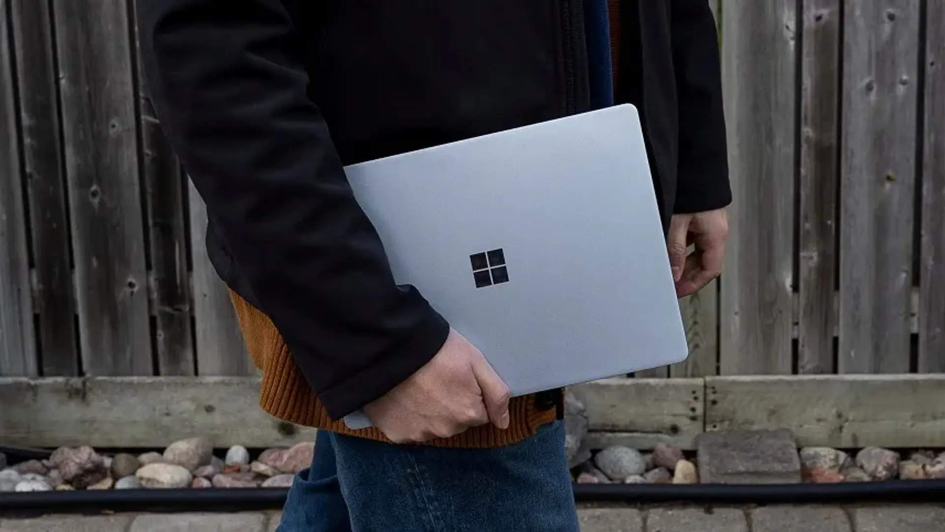 بررسی تخصصی لپ تاپ مایکروسافت مدل Surface Laptop GO