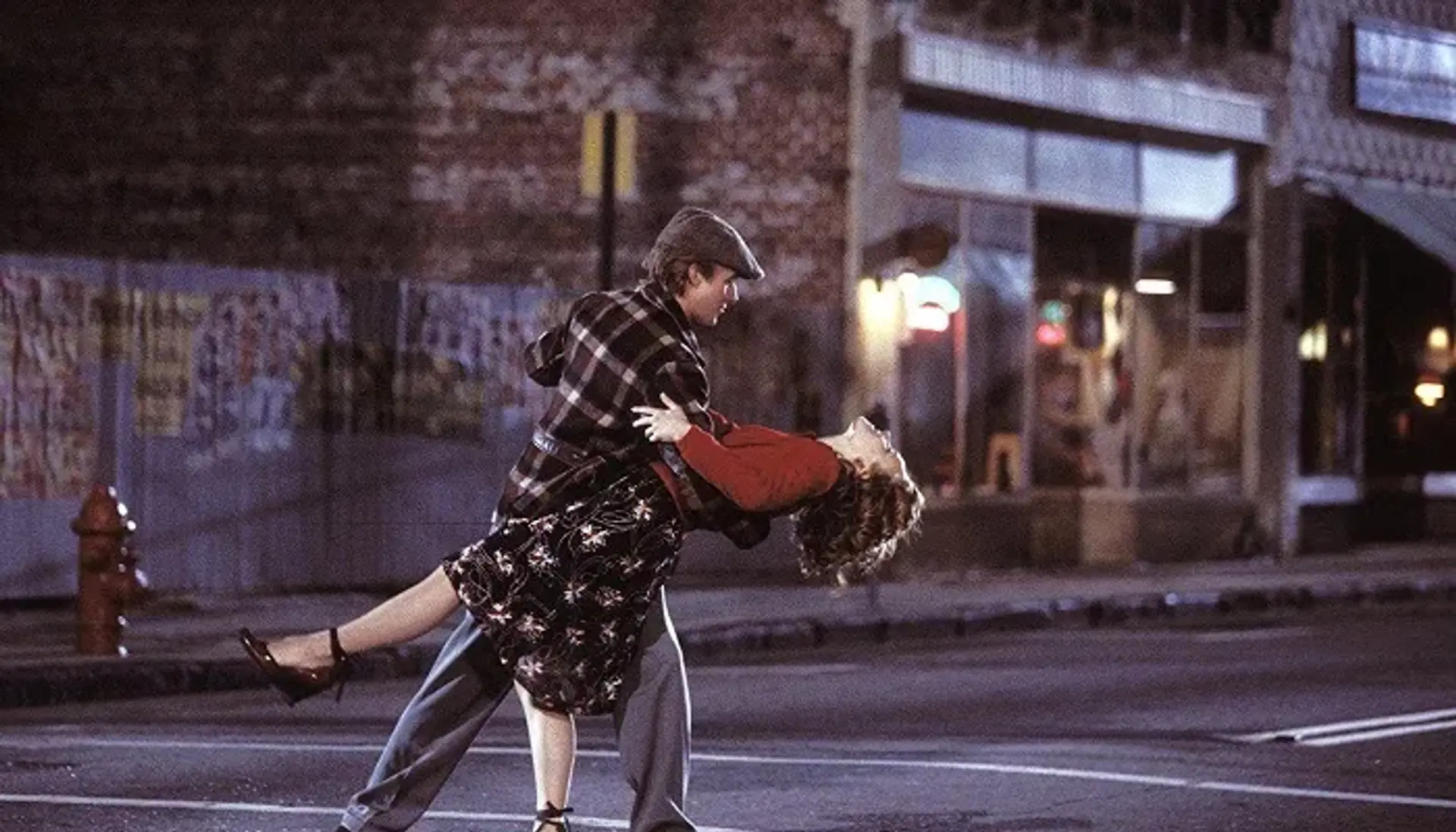 معرفی فیلم دفترچه خاطرات (The Notebook) ؛ داستان، بازیگران و نمرات
