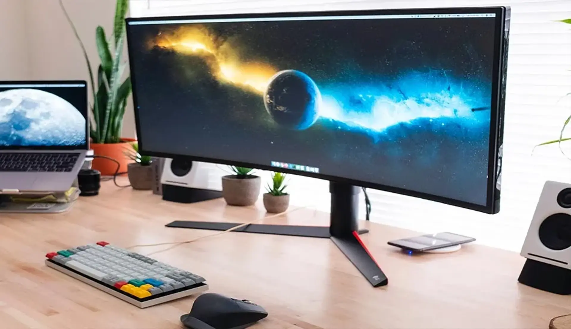 راهنمای خرید مانیتور خمیده برای گیمینگ و ترید