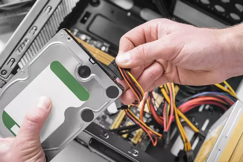 هارد کامپیوتر کجاست؟