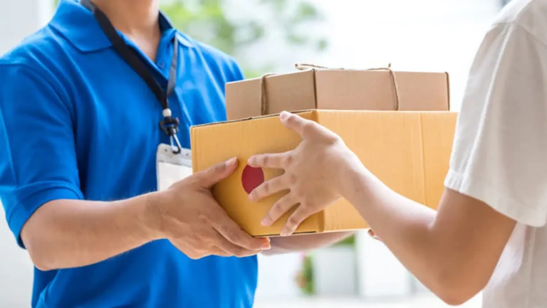 پست پیشتاز سریعتر و ارزانتر است یا تیپاکس؟