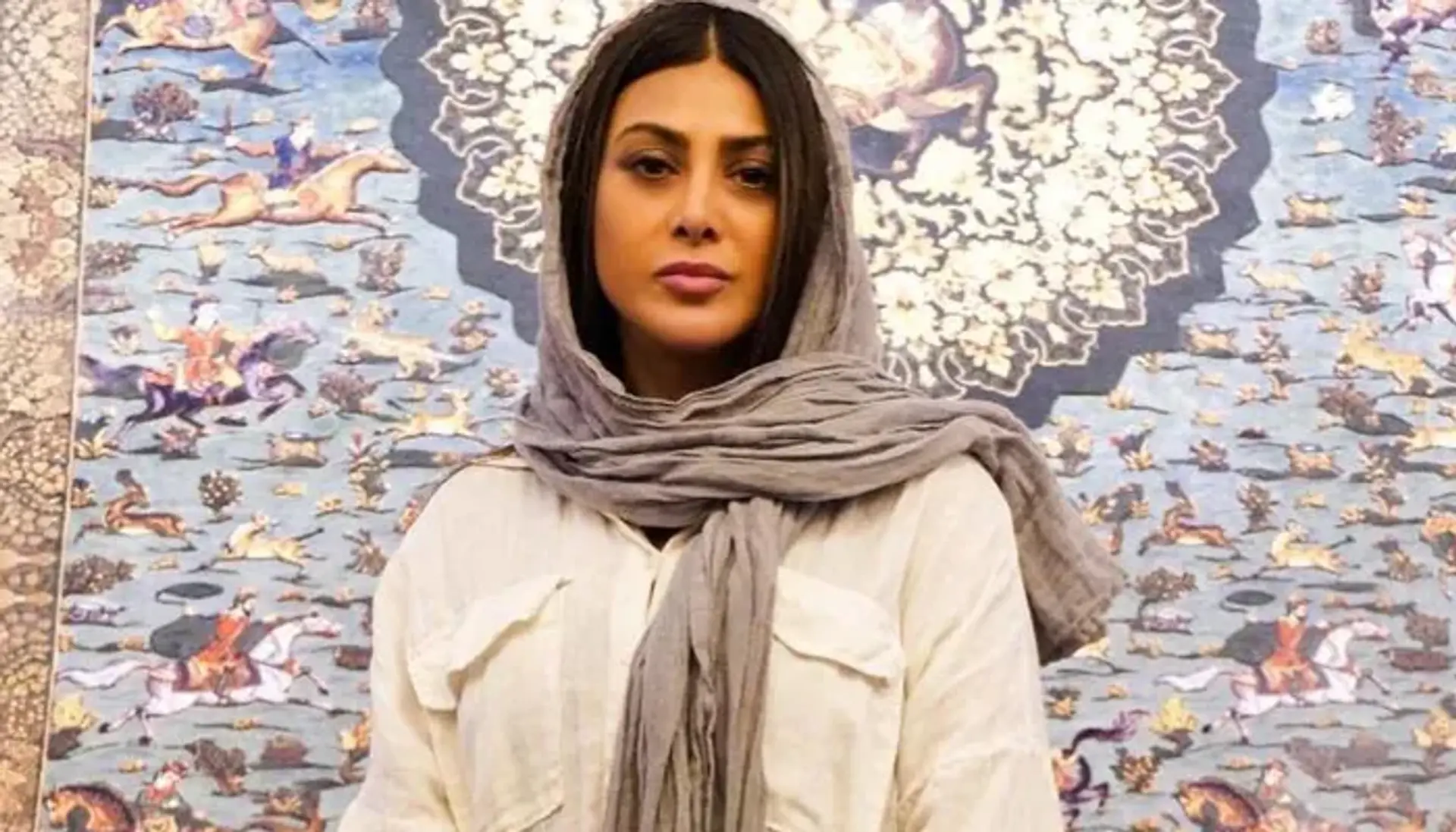 بیوگرافی آزاده صمدی؛ زندگی شخصی، کارنامه هنری و حواشی