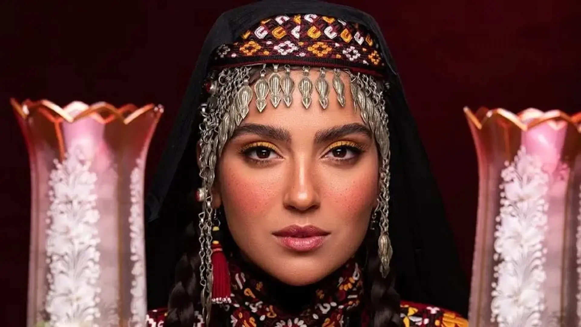 بیوگرافی مونا کرمی؛ ازدواج، زندگی هنری و حقایقی درباره او