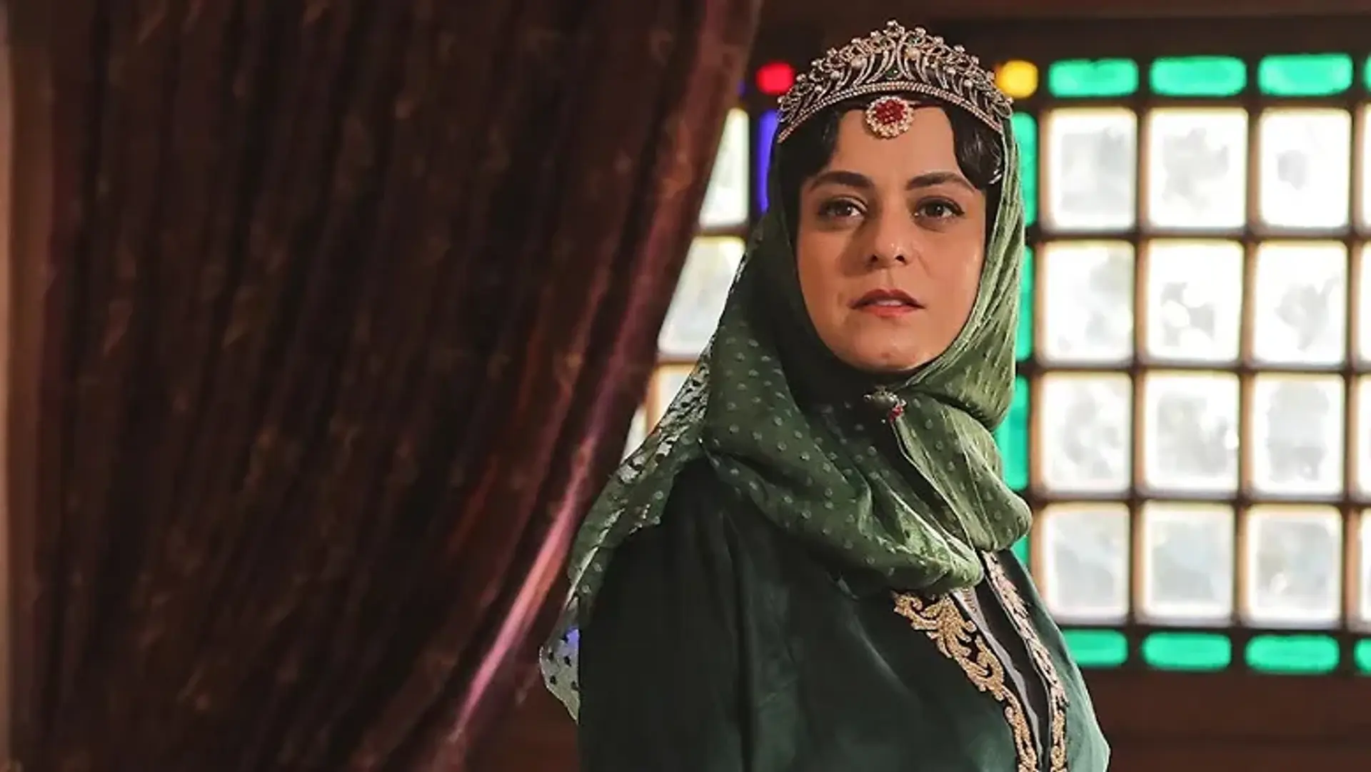 نگاهی بر بیوگرافی غزل شاکری ؛ گزیده کار و حرفه ای