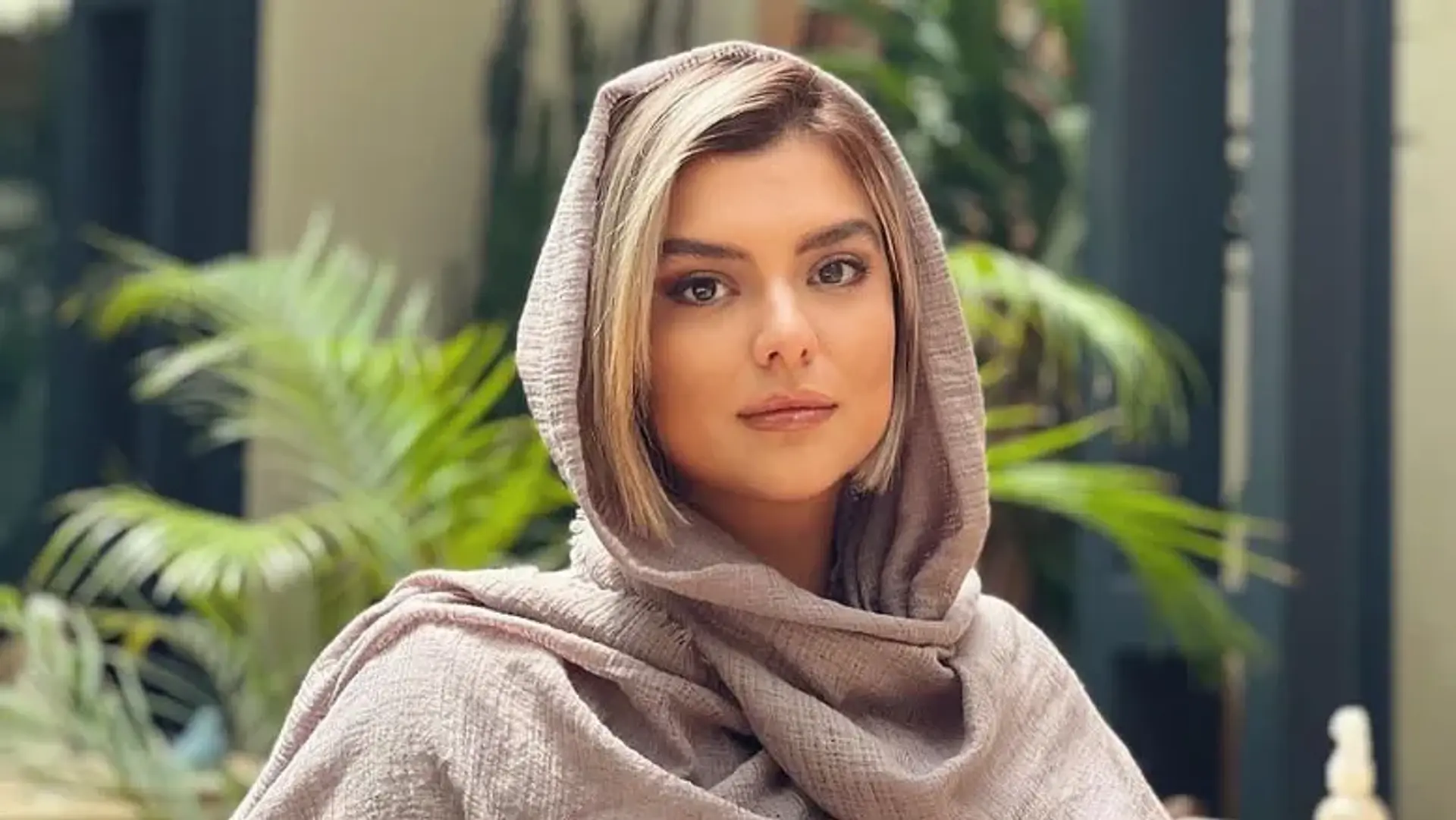 بیوگرافی دنیا مدنی؛ از مهاجرت تا مادر شدن!
