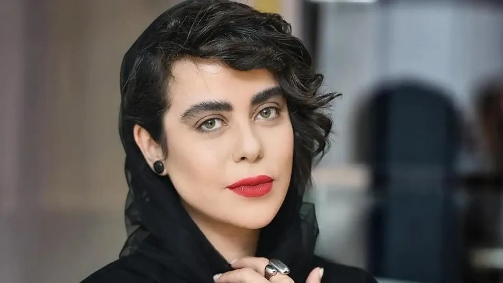 بیوگرافی الهام اخوان؛ مرور زندگی شخصی، کارنامه هنری و حواشی پیرامون او