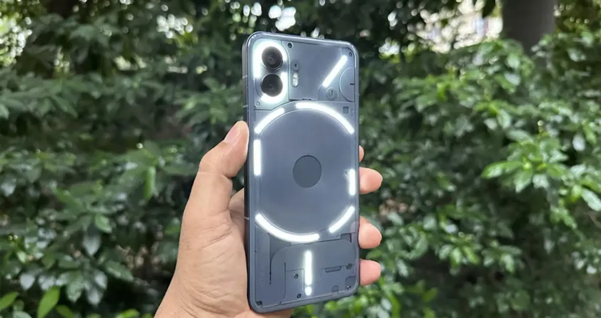 احتمال حذف رابط گلیف در Nothing Phone 3؛ خداحافظی با امضای نورانی کارل پی؟