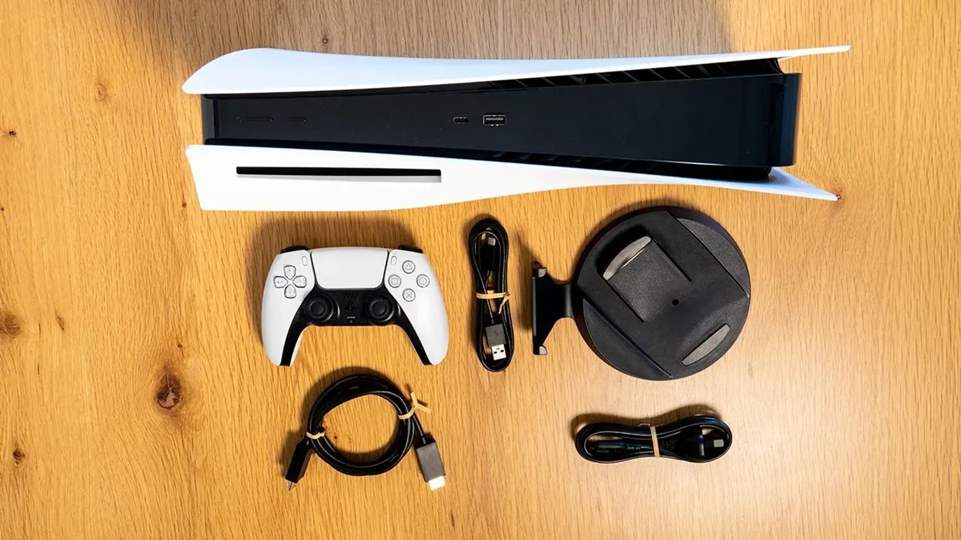 وقتی PS5 فقط شروع ماجراست: یک آنباکس معمولی که تبدیل به طوفان دکور میشه!