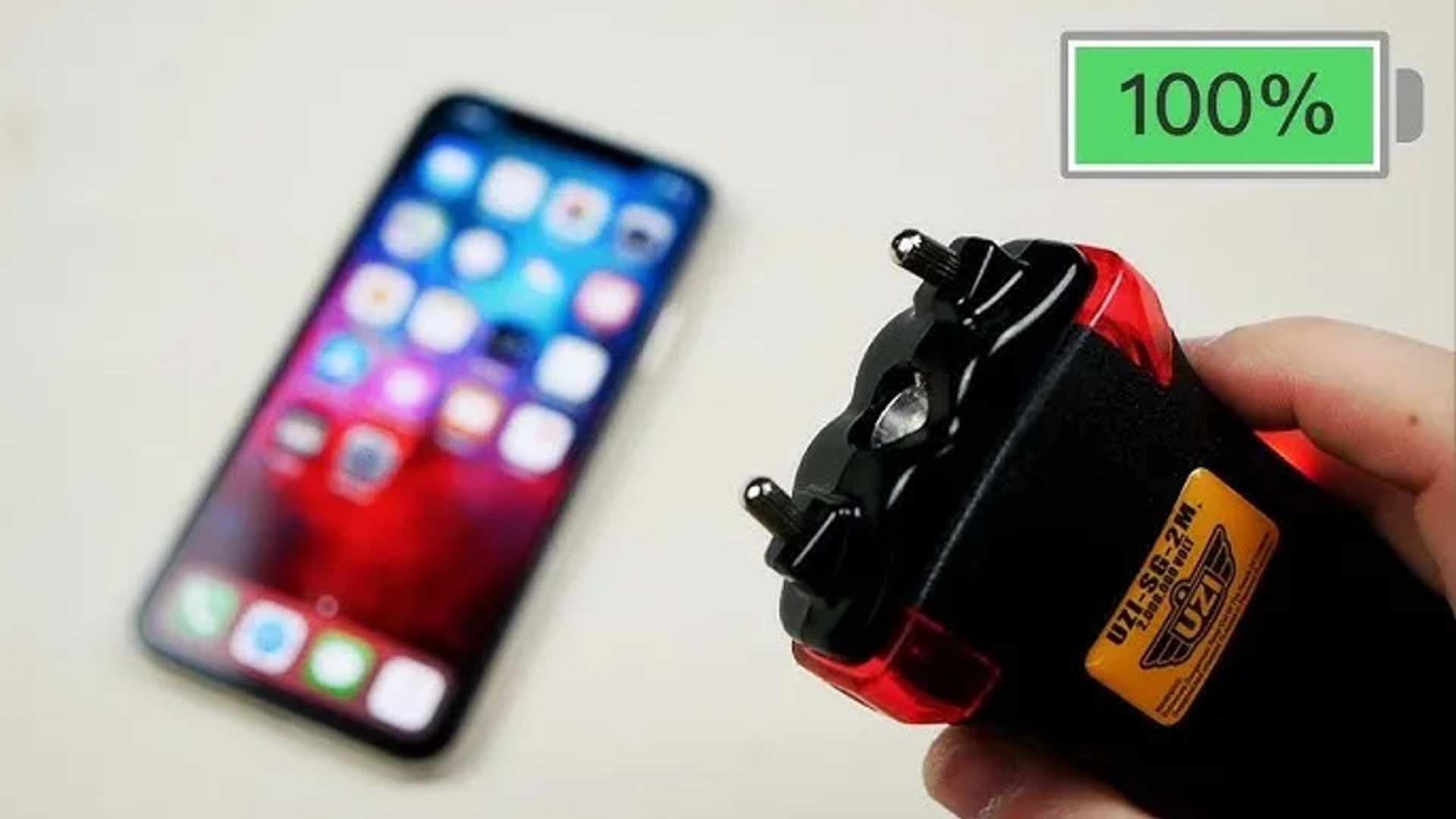وقتی به آیفون 6 پلاس شوک الکتریکی می‌دی… نتیجه‌اش غیرقابل پیش‌بینیه!