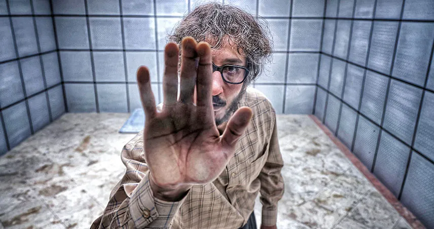 خلاصه فیلم سینمایی مرد عینکی / داستان  فیلم مرد عینکی