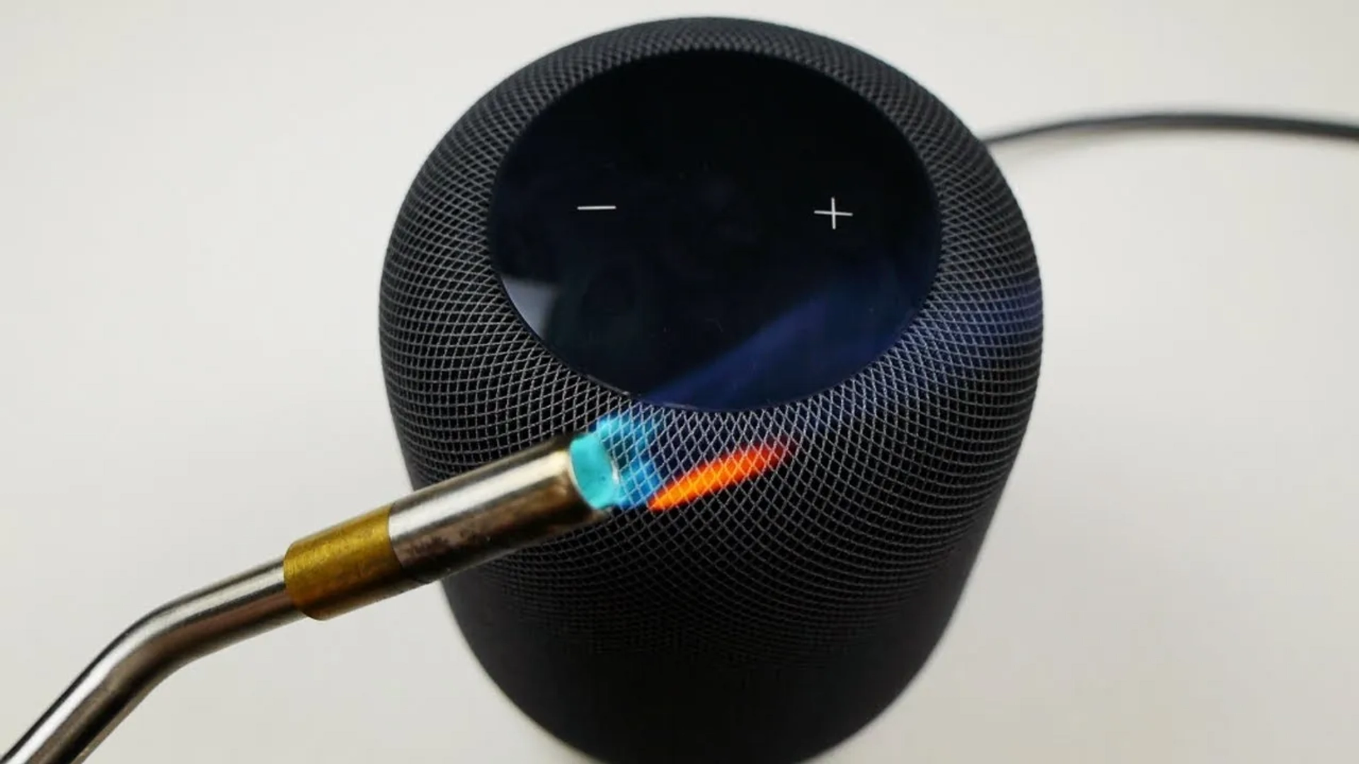 HomePod در برابر شعله آتش! وقتی تکنولوژی با گاز می‌سوزه چه اتفاقی می‌افته؟