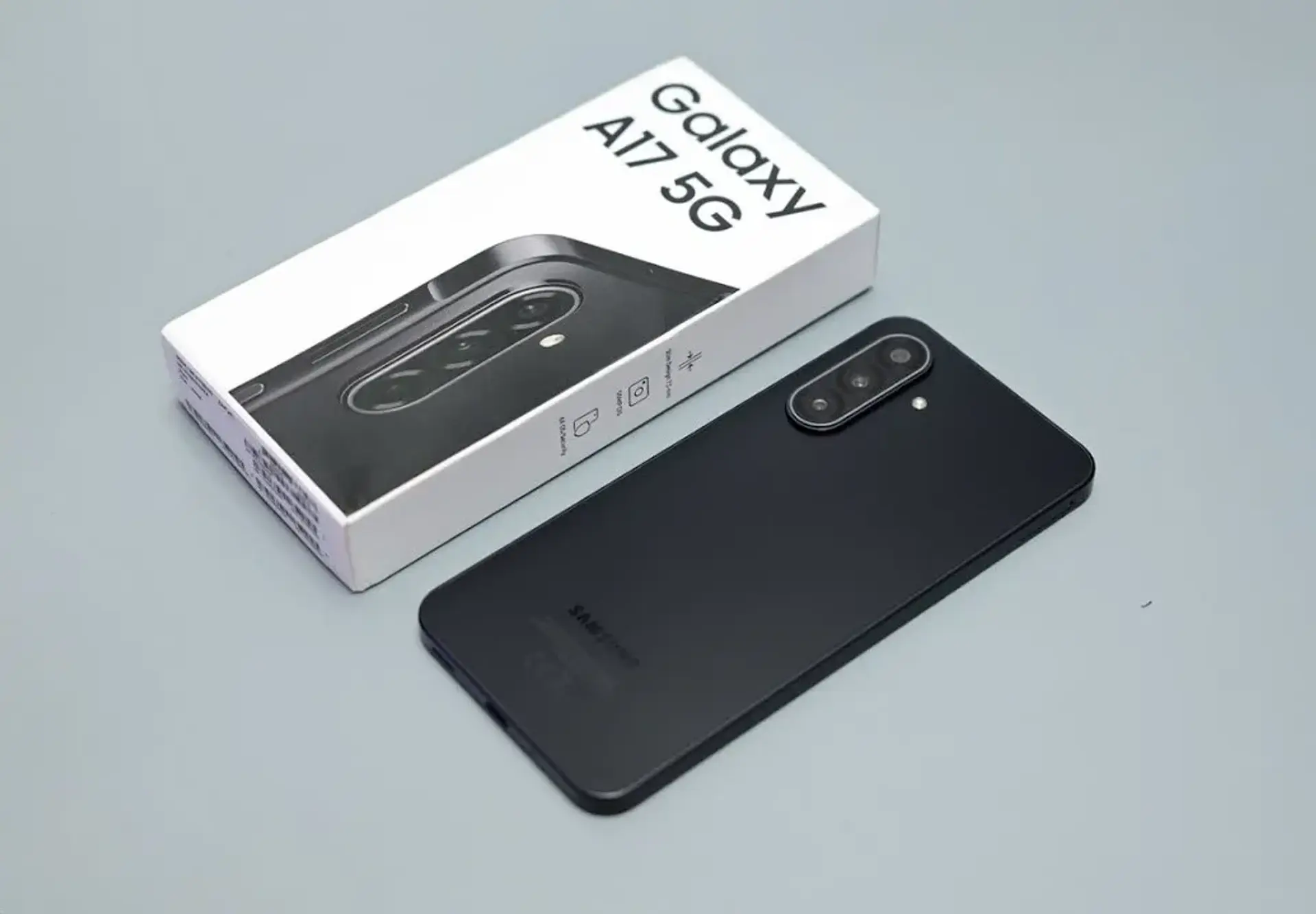 جعبه‌گشایی Galaxy A17 5G: میان‌رده‌ای با شتاب پرچمدار