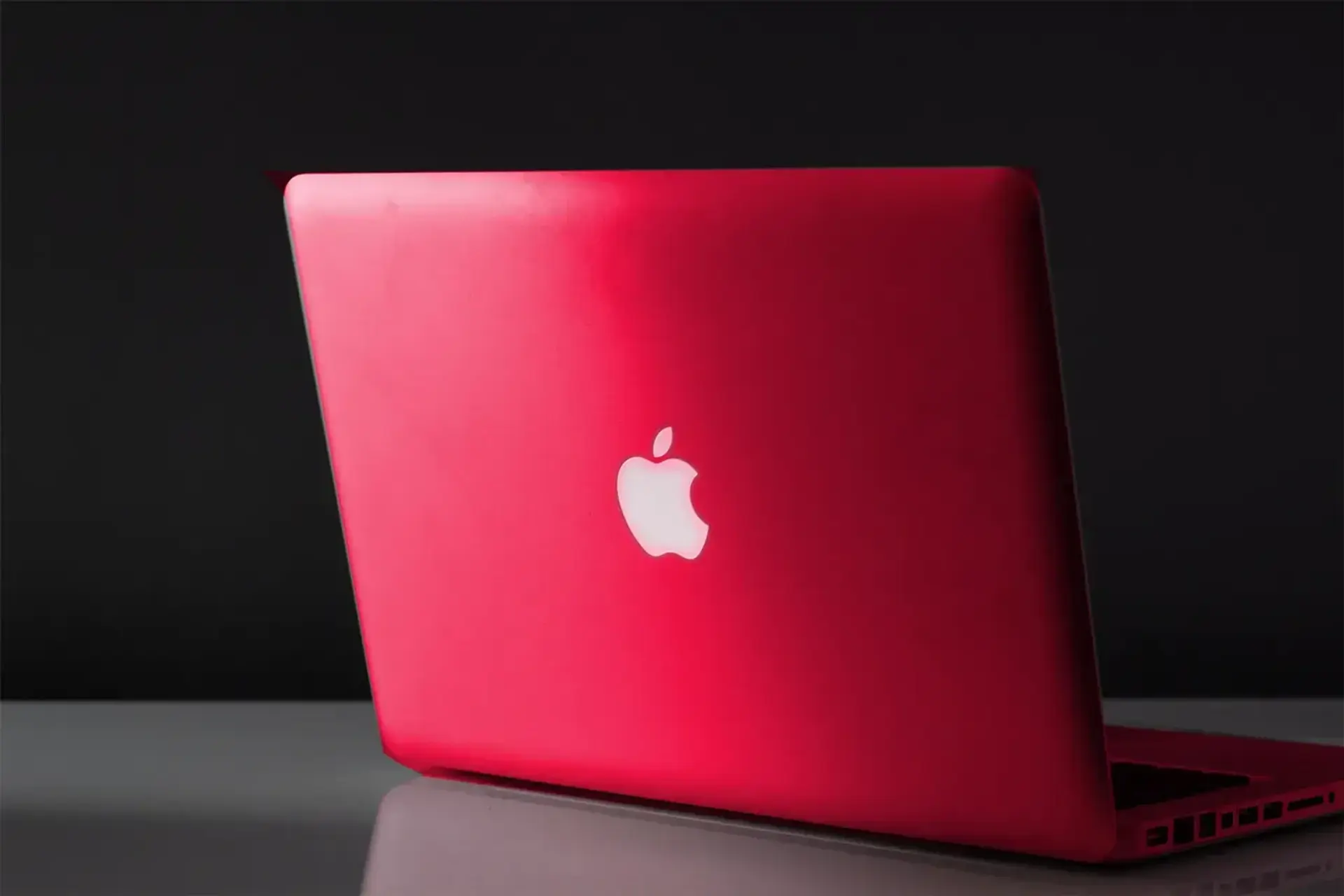 مک‌بوک (MacBook)