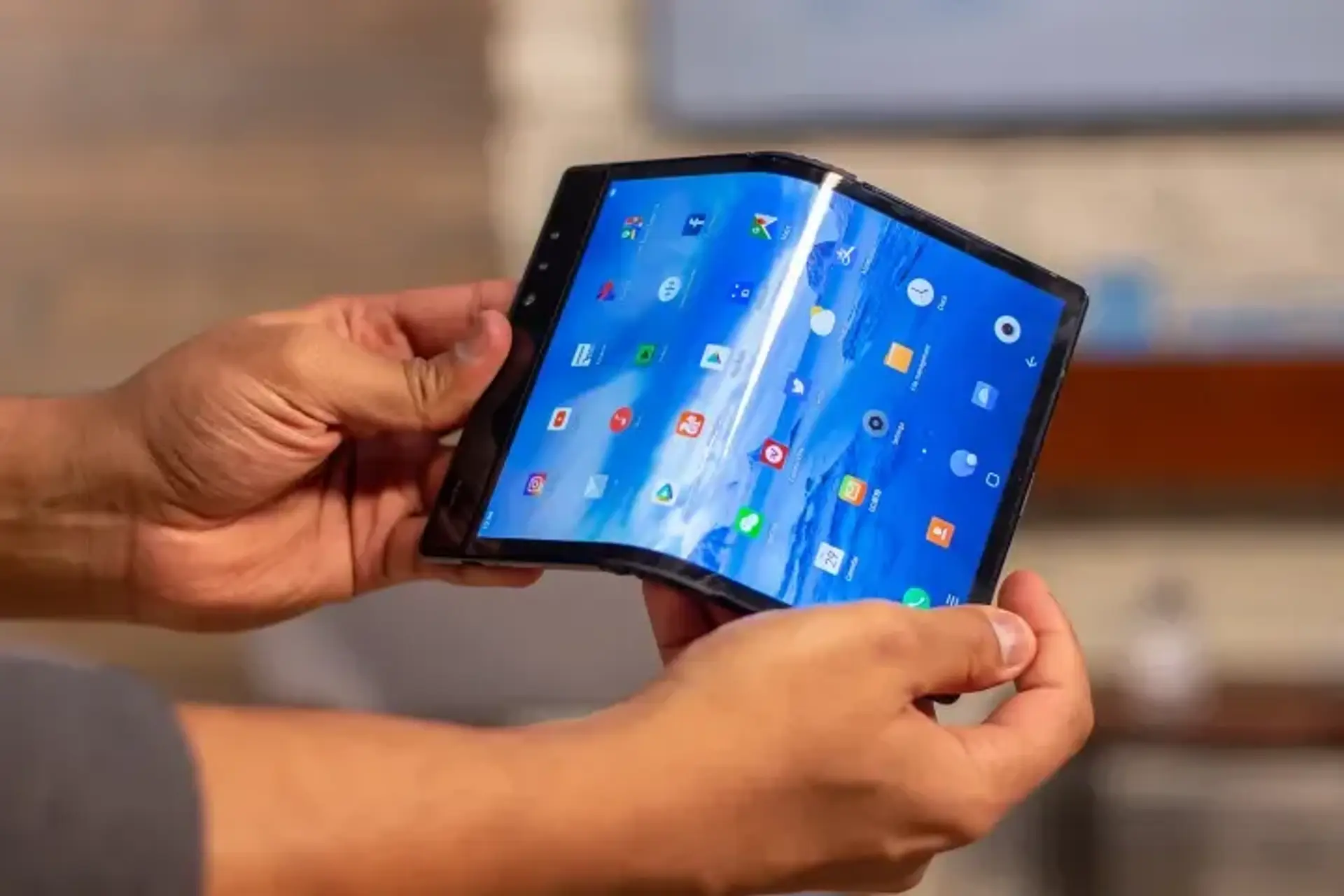 گوشی تاشو (Foldable Phone)