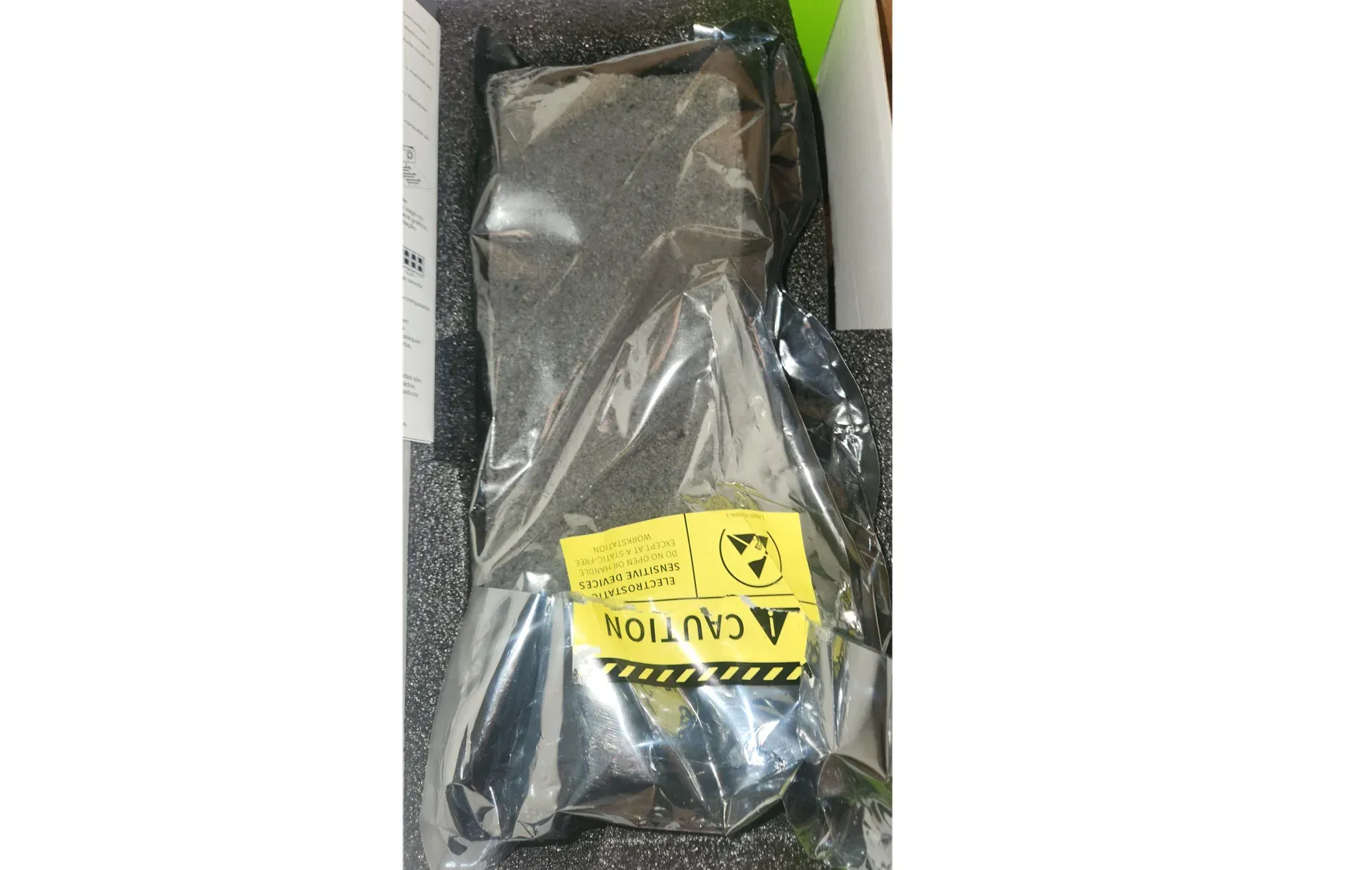 مشتری آمازون به‌جای RTX 5080 یک آجر دریافت کرد!