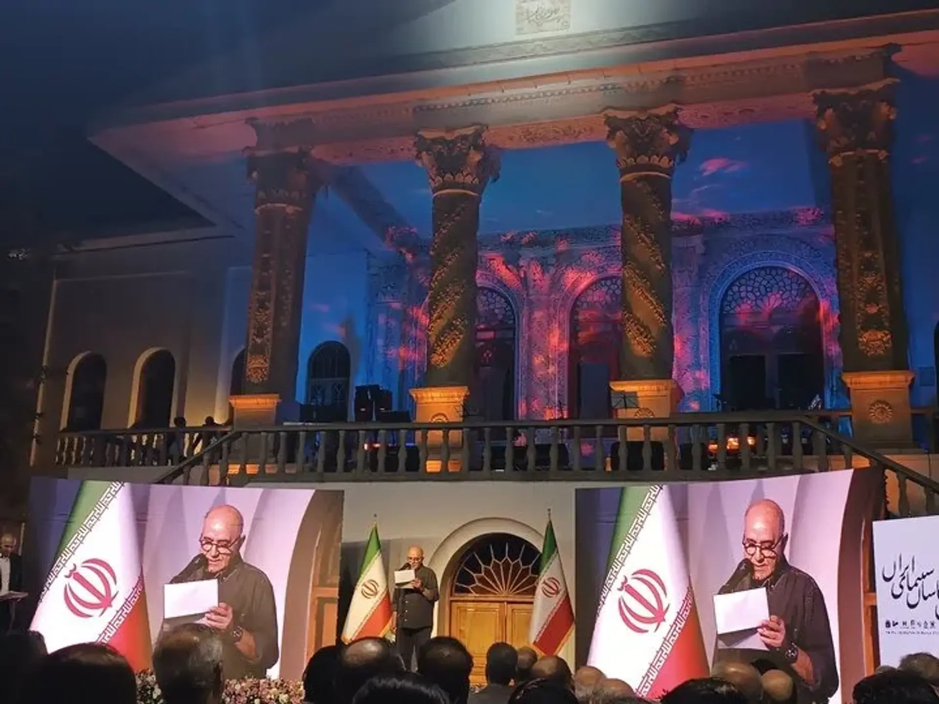 تیپ و استایل بازیگران در نهمین جشن و مسابقه عکس عکاسان سینمای ایران 1