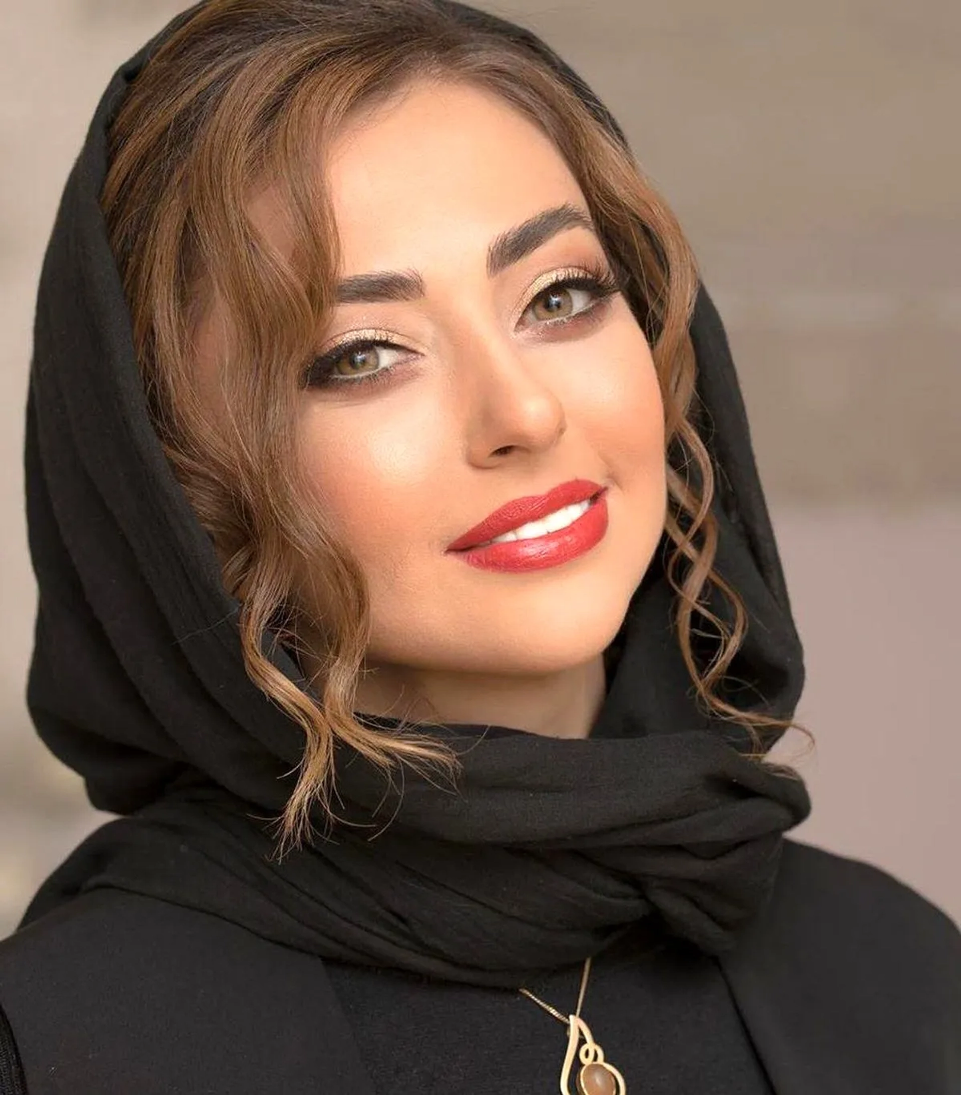 نفیسه روشن: مهریه ام به نیت امام رضا هشت سکه بود/زن خوب بودن کافی نیست