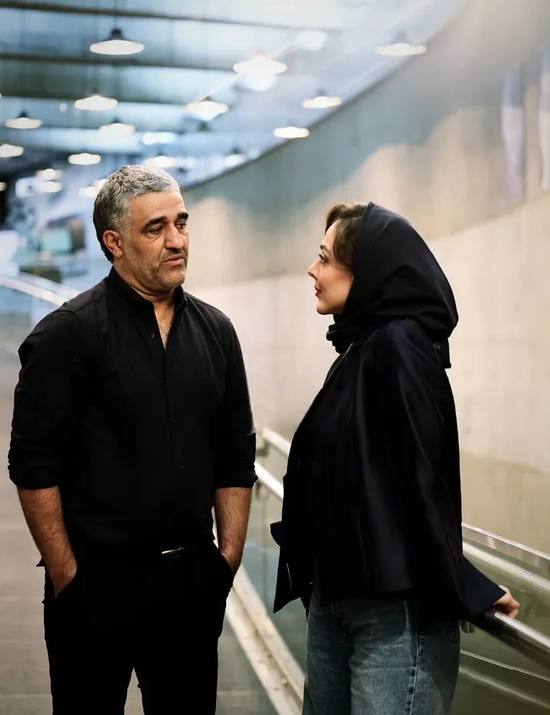 ویدئویی از اکران مردمی فیلم «ناجورها» با حضور پژمان جمشیدی و المیرا دهقانی