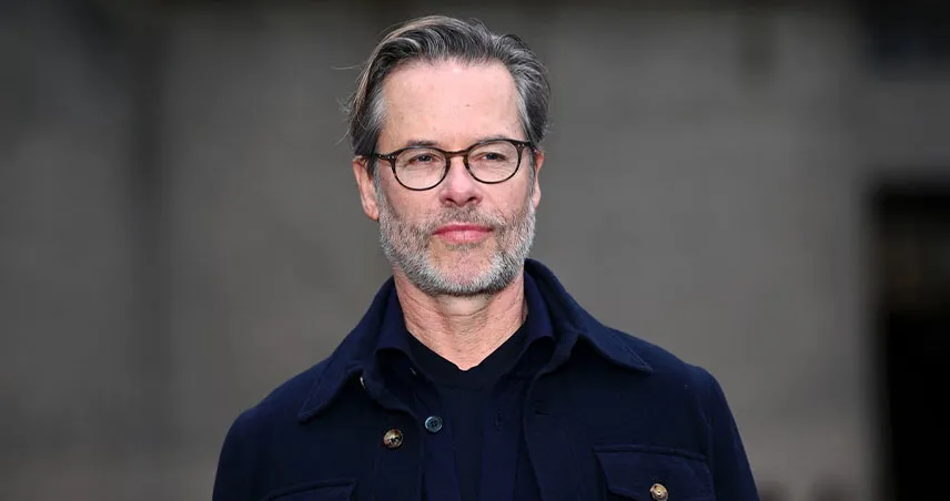 خلاصه فیلم سینمایی زنی در کابین شماره 10