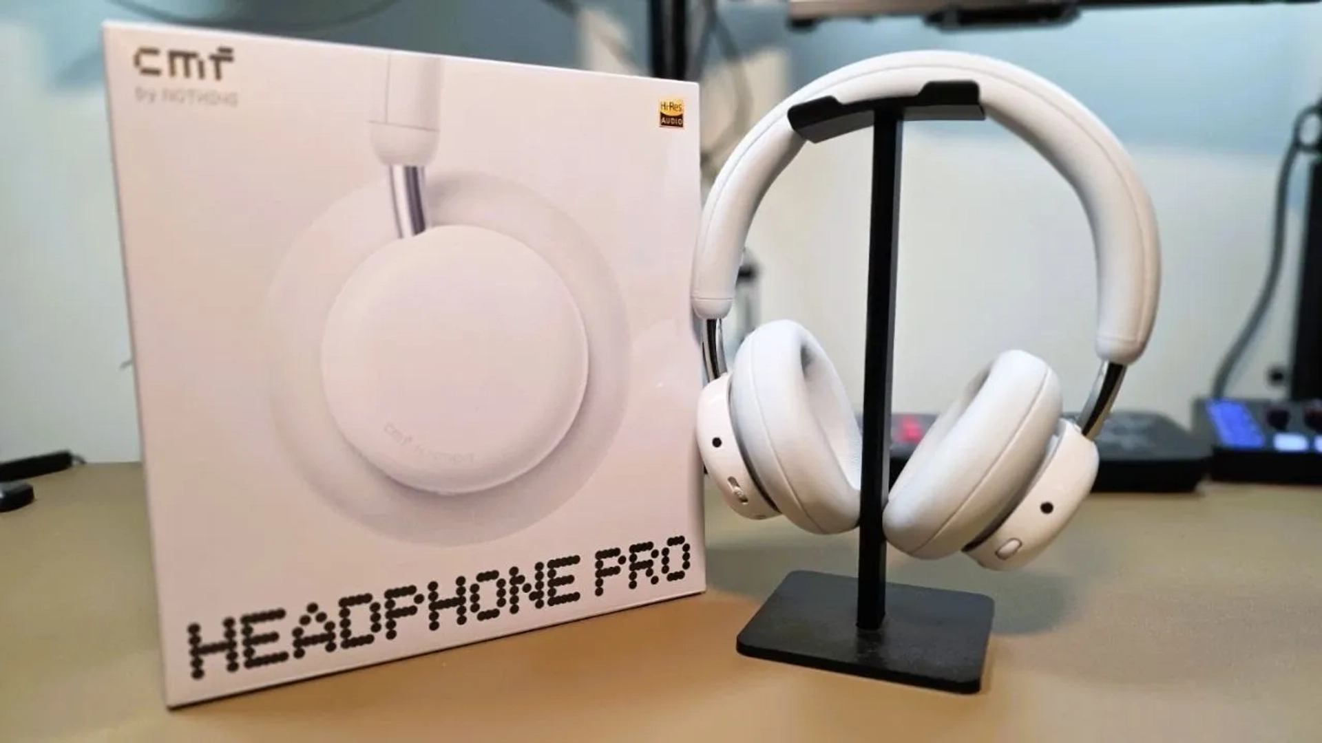 آنباکسی متفاوت با حس لامسه و هیجان صوتی