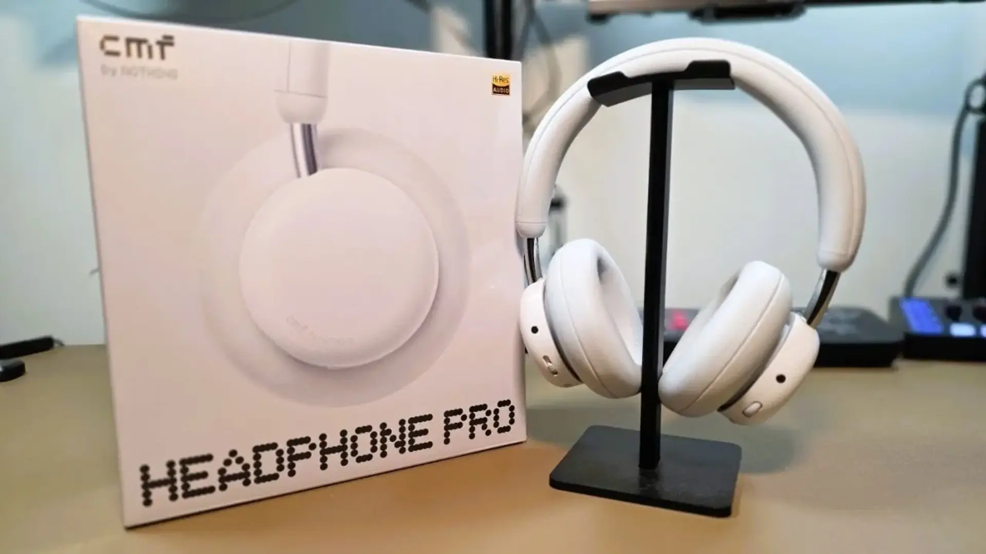 آنباکسی متفاوت با حس لامسه و هیجان صوتی