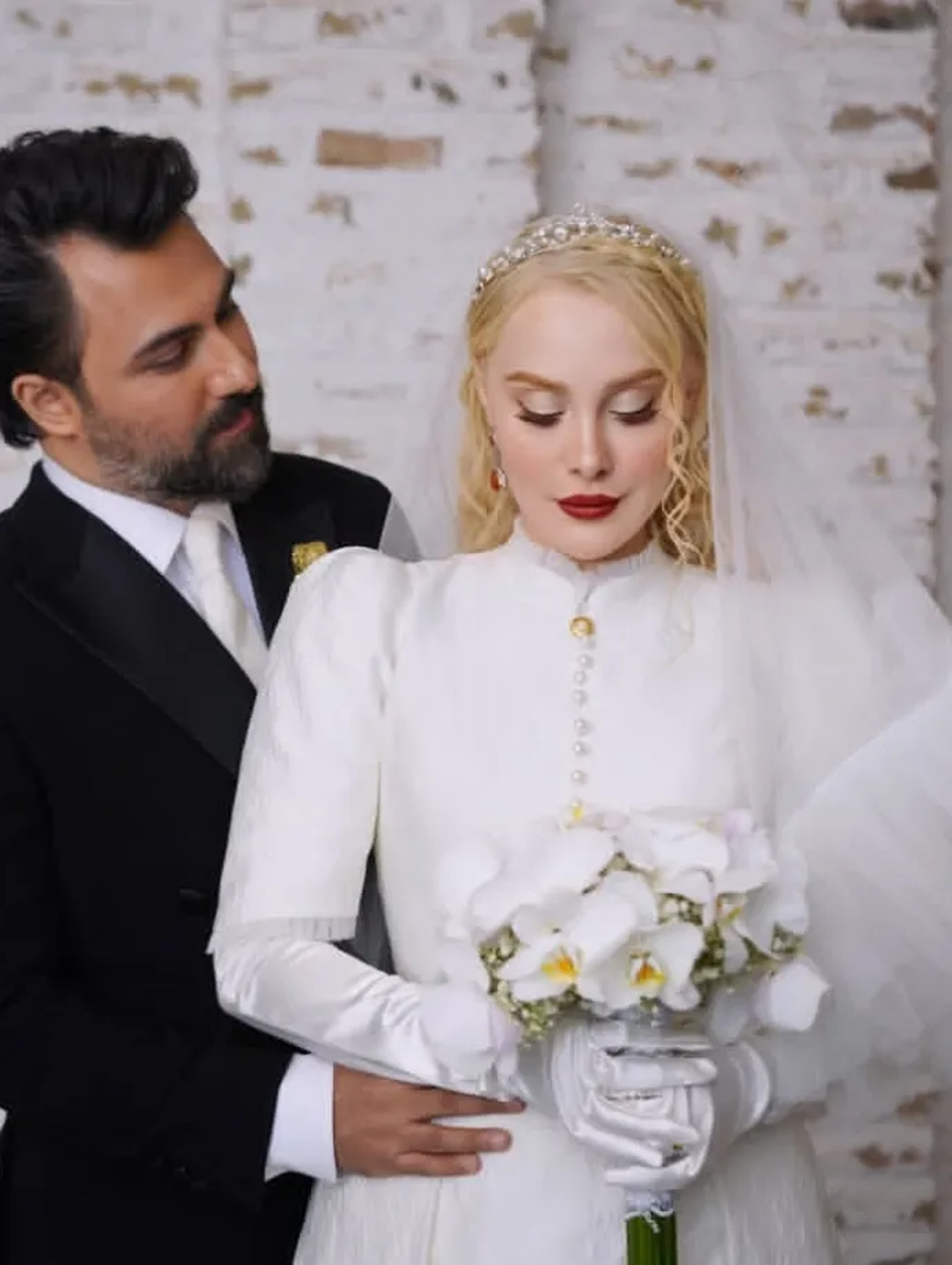 مرجانه گلچین عاقد می‌شود؛ خواندن عقد آریایی توسط آرام جعفری و بابک انصاری