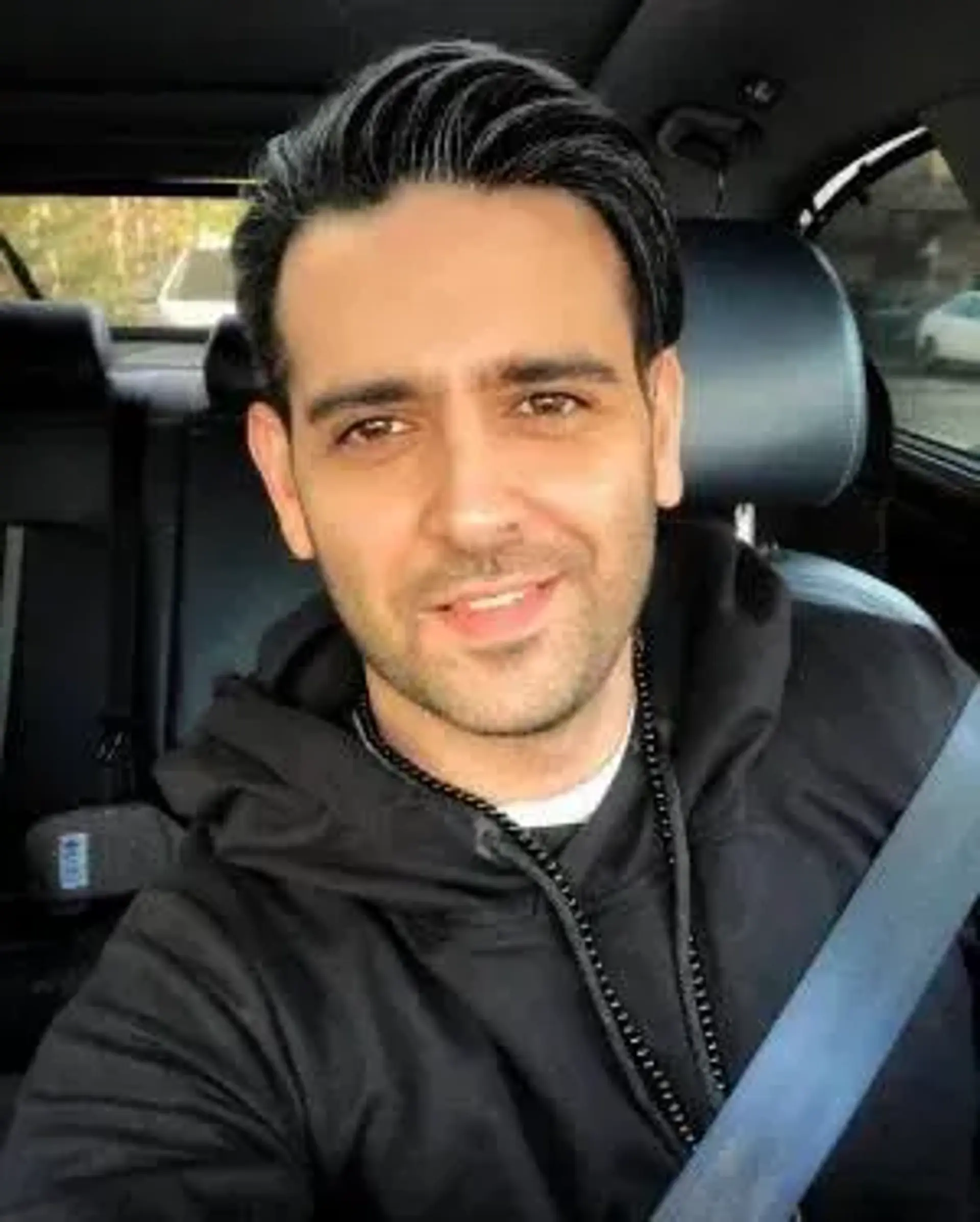 نگاهی به عکس‌های امیرحسین آرمان جذاب و خوشتیپ در روز تولد او 3