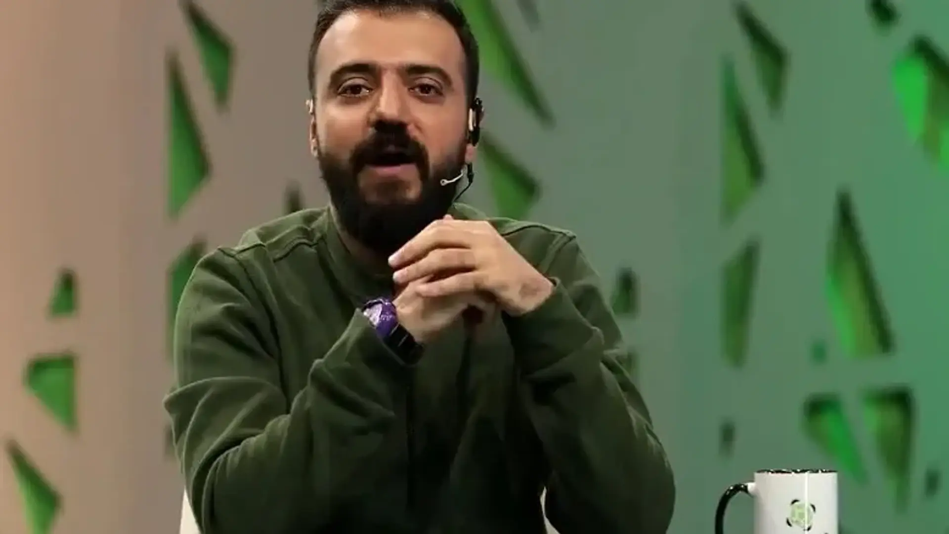 اولین نگاه به استندآپ اختصاصی ابوطالب حسینی برای فیلم‌نت + تیزر