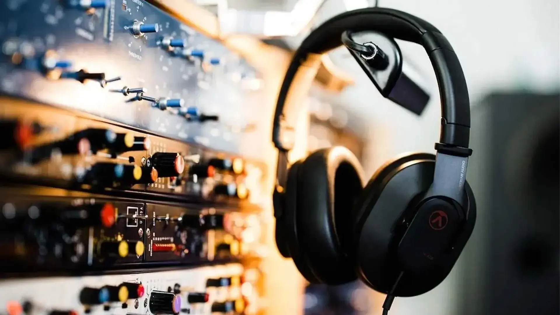 بهترین هدست برای ضبط صدا + معرفی مدل‌های حرفه‌ای