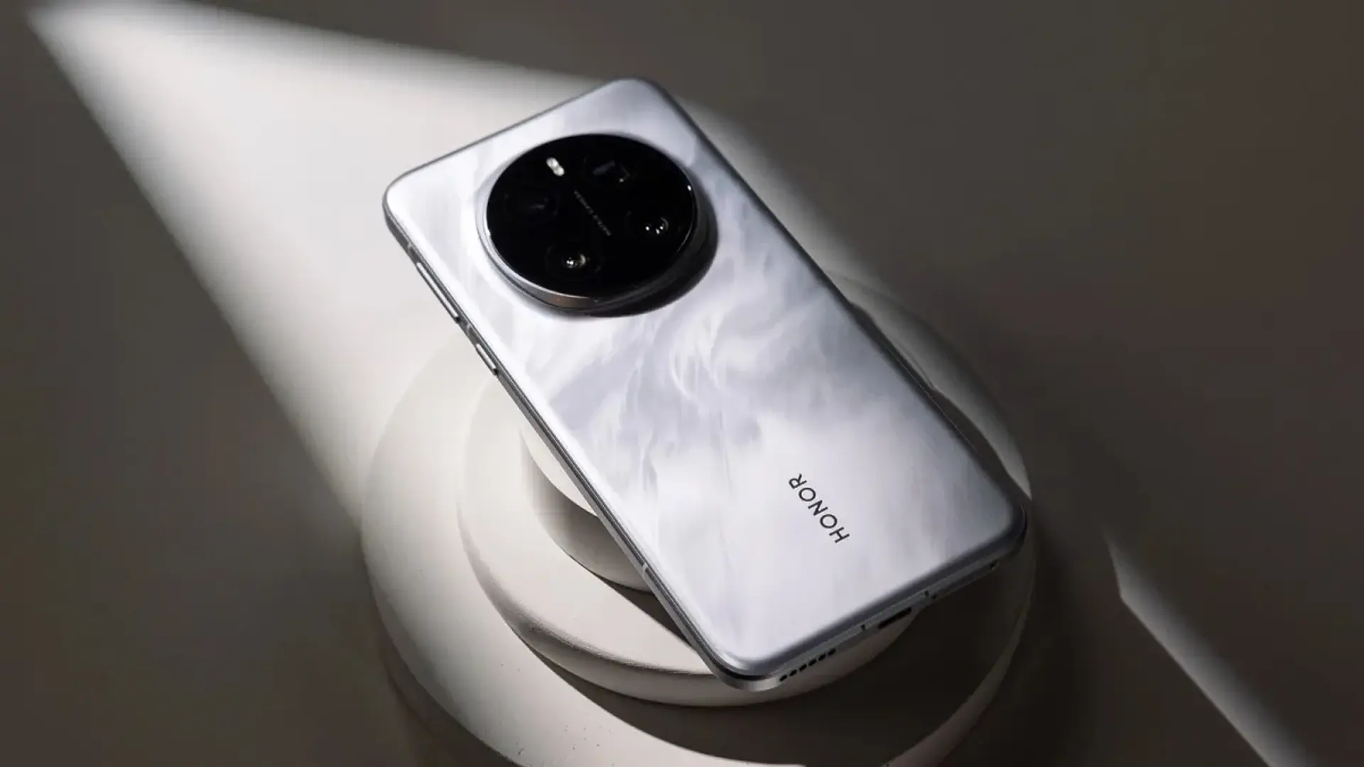 افشای مشخصات آنر مجیک 8 مینی با طراحی فوق‌باریک