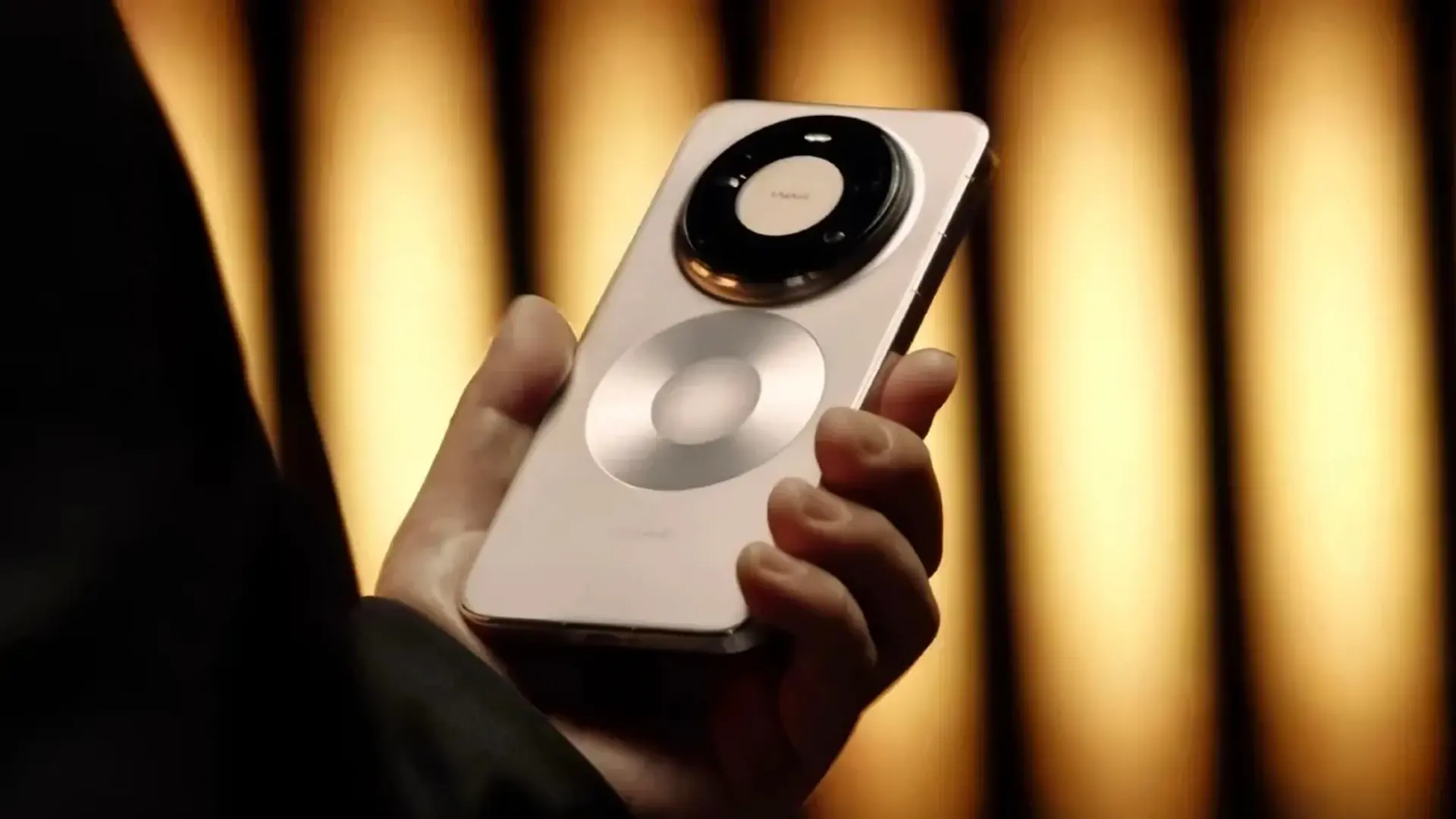 میت ۸۰ هواوی با «Outdoor Mode» آماده طبیعت‌گردی؛ ۱۴ روز شارژ مداوم!