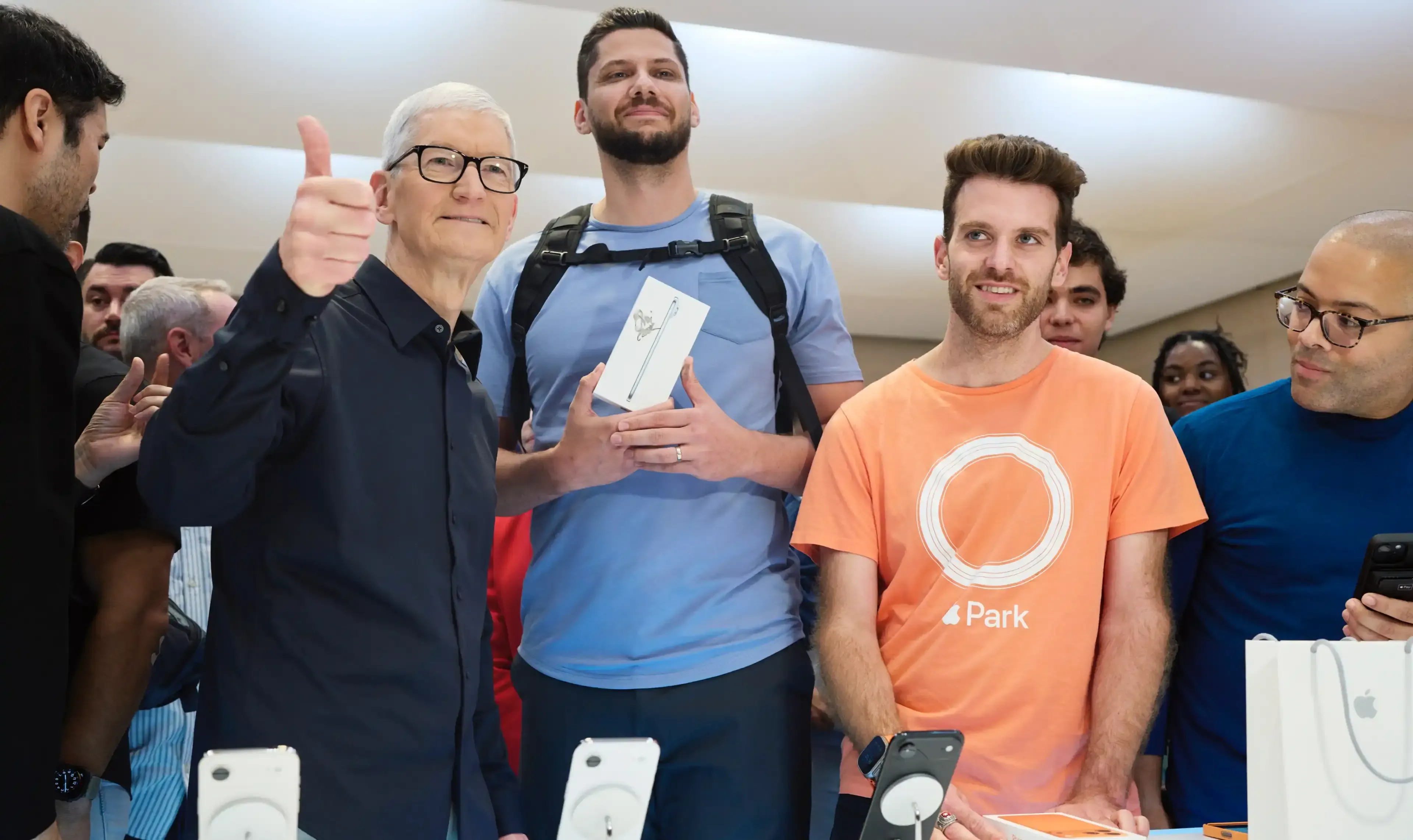 گزارش جدید: تیم کوک فعلا قصد رفتن ندارد