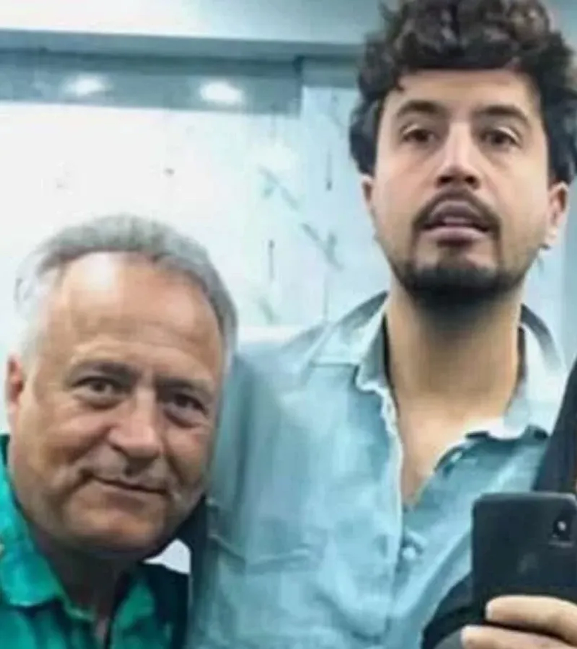 ویدئویی از حضور بازیگران مشهور در مراسم ختم پدر مهرداد صدیقیان