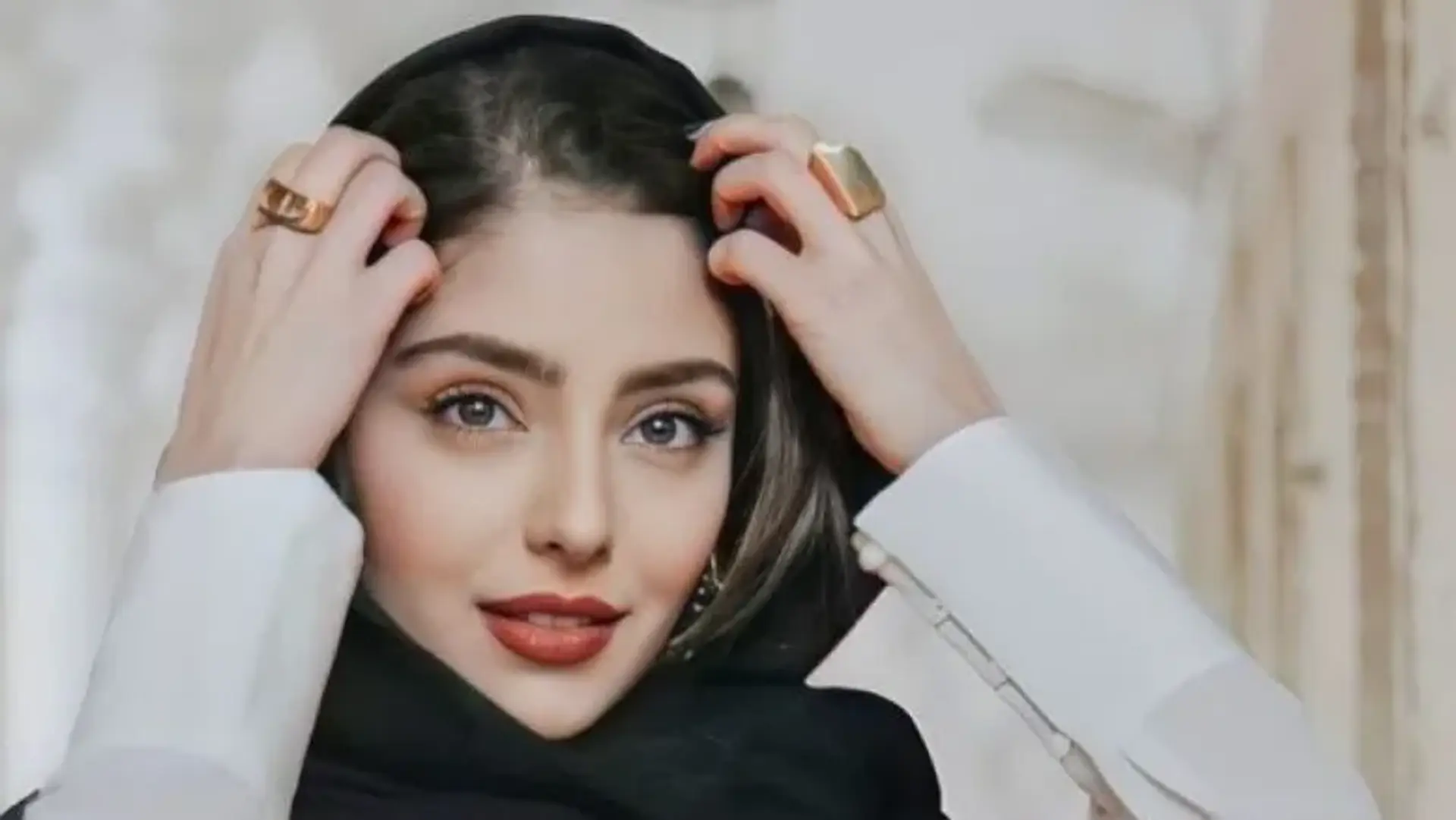 اعترافات تکان‌دهنده هستی مهدوی از کودکی سخت و مسیر رسیدن به بازیگری