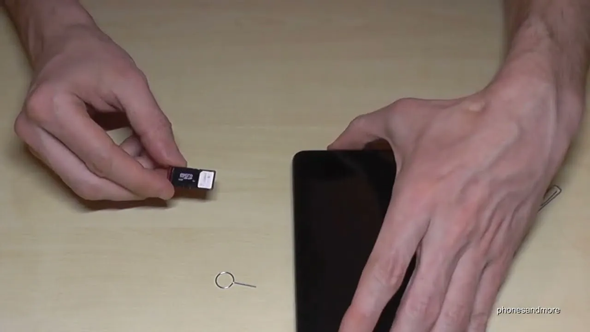 آموزش قرار دادن سیم کارت در گوشی ردمی نوت 11T